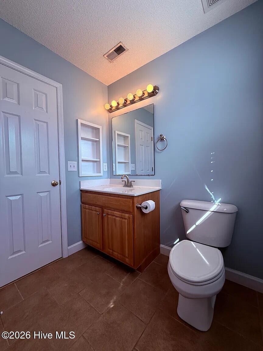 100561708 | Photo 17