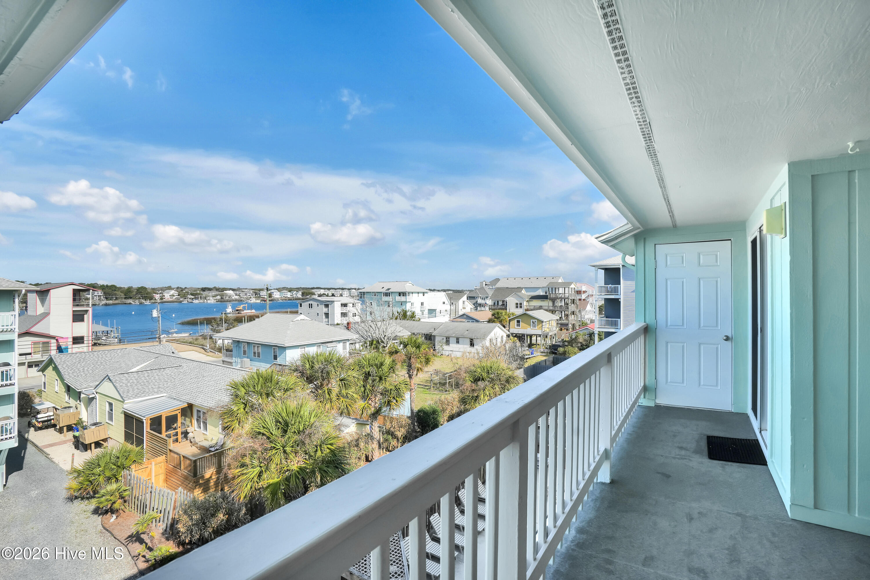 100570328 | Photo 21