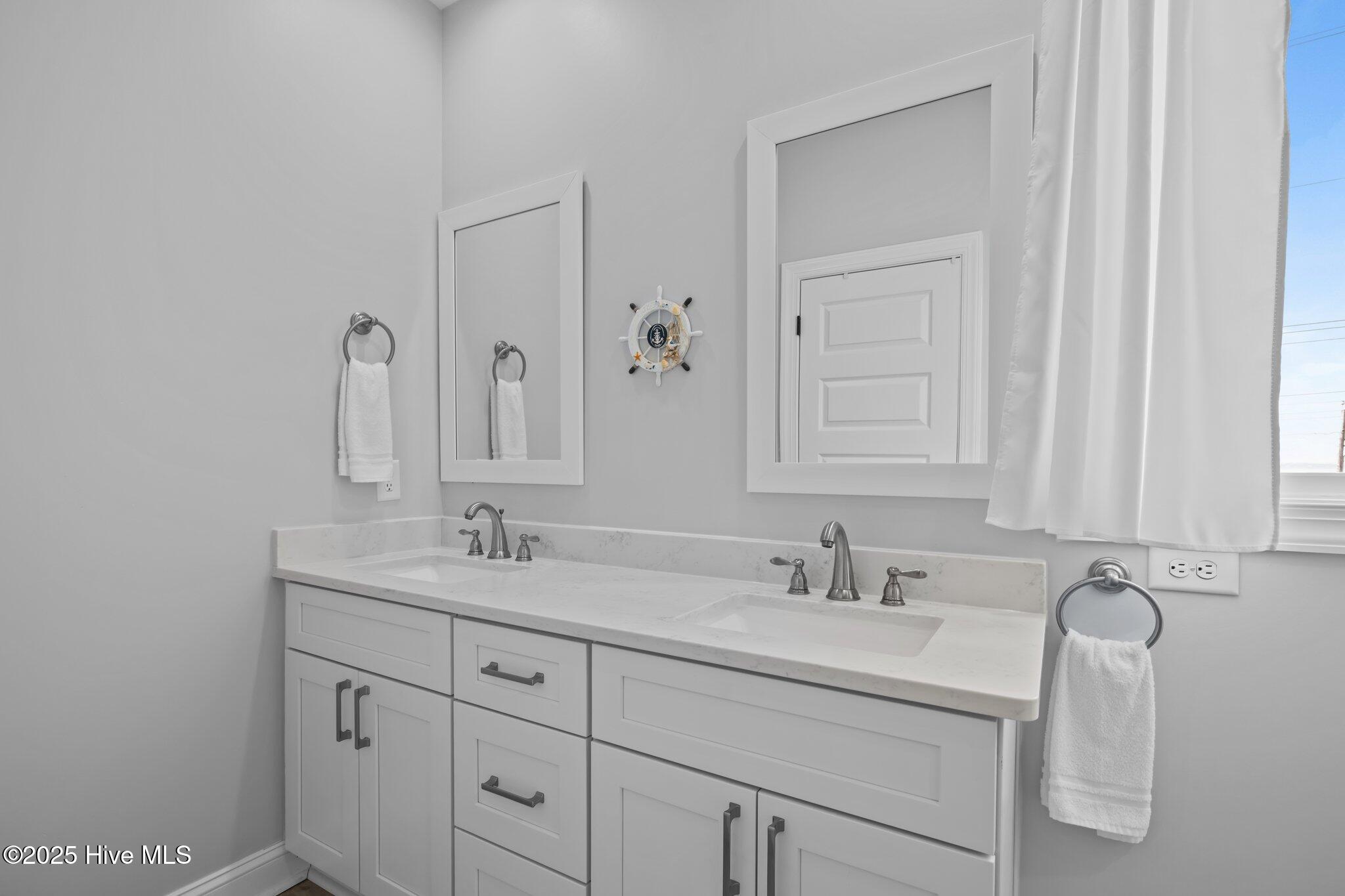 100509194 | Photo 42