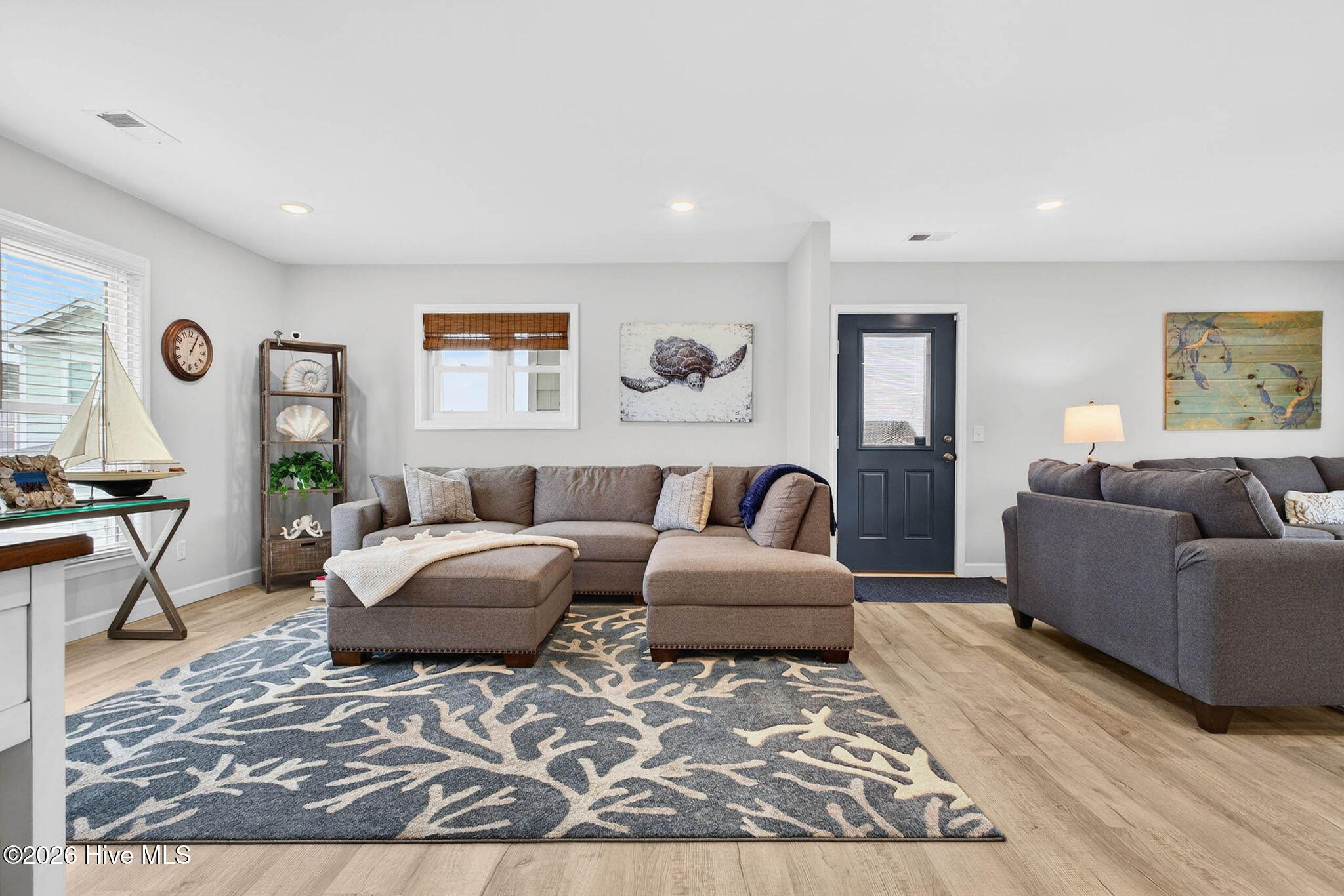 100565816 | Photo 30