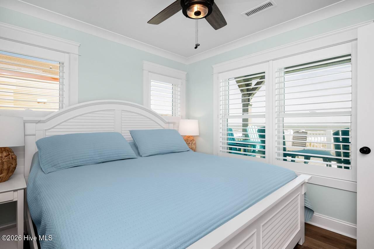 100560212 | Photo 116