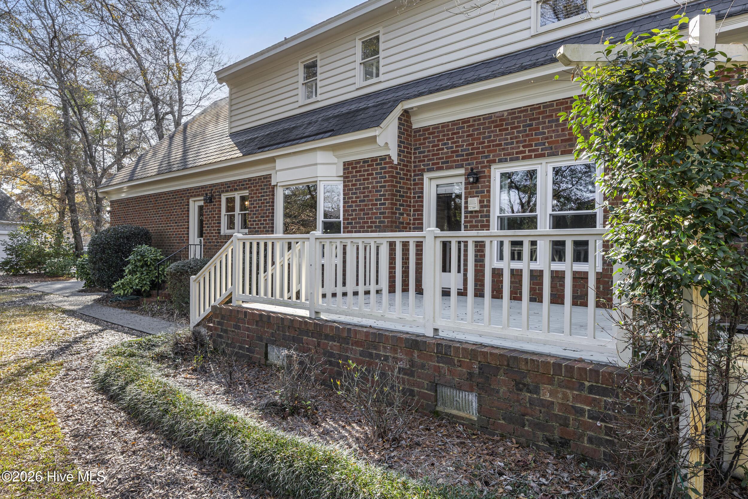 100560704 | Photo 63