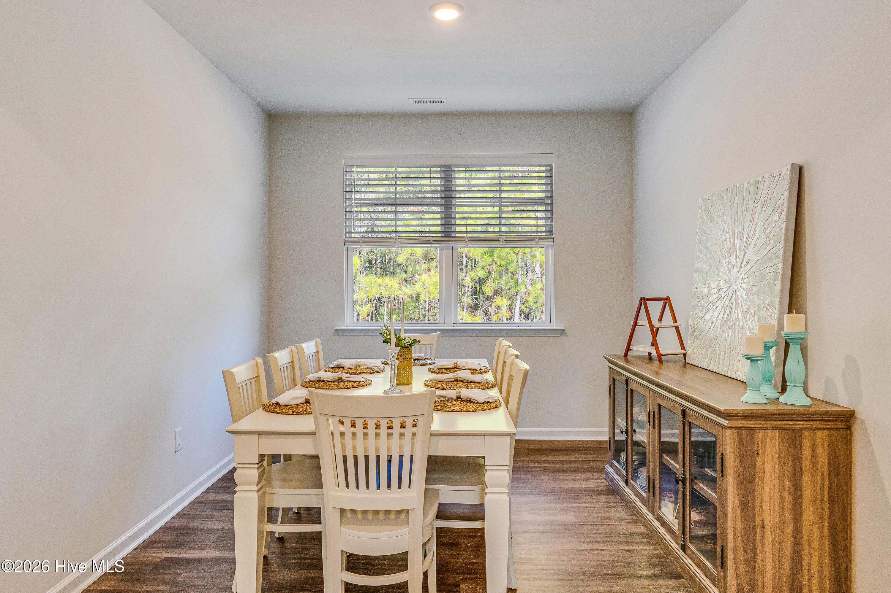 100549305 | Photo 24