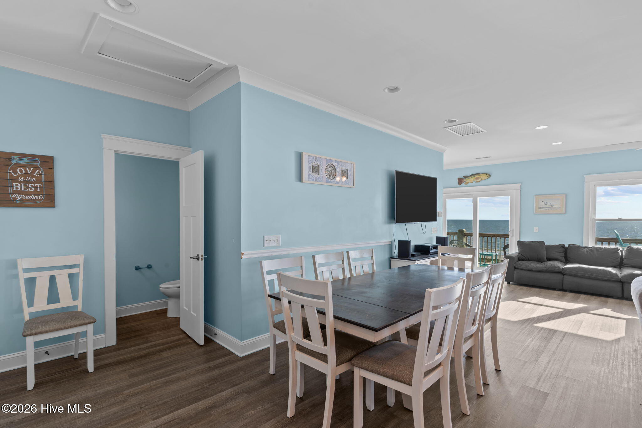 100551095 | Photo 10