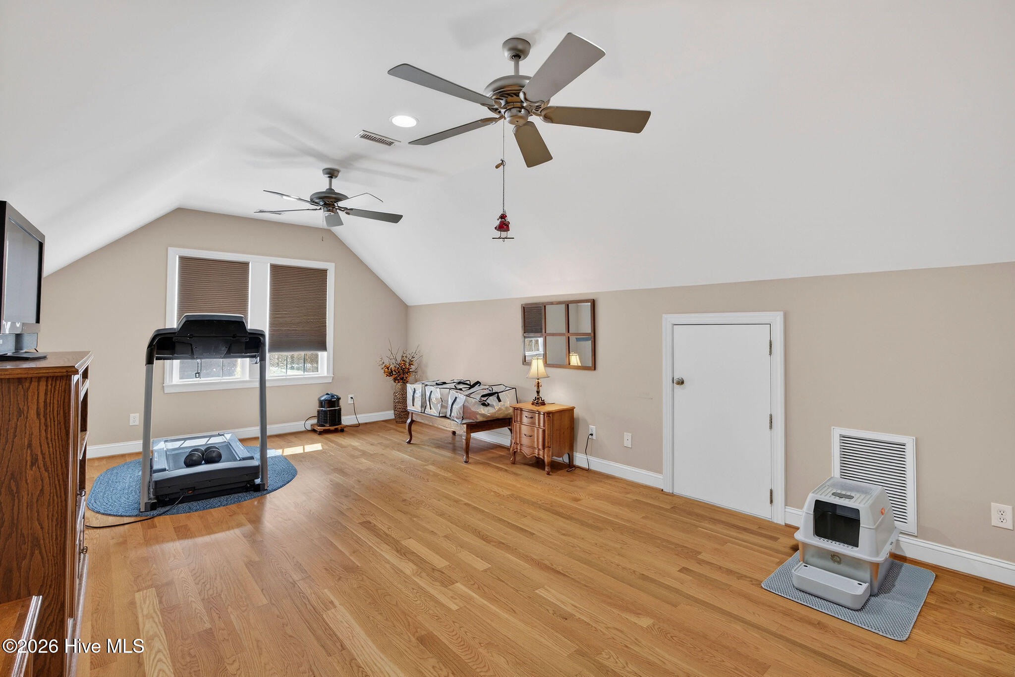 100554164 | Photo 61