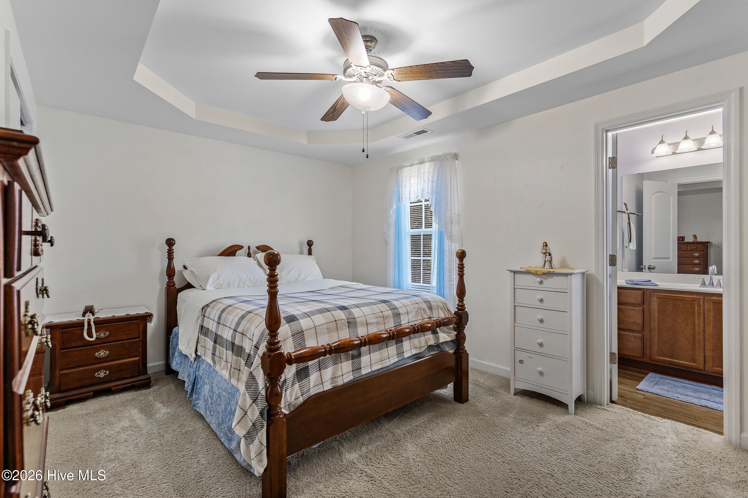 100566969 | Photo 13