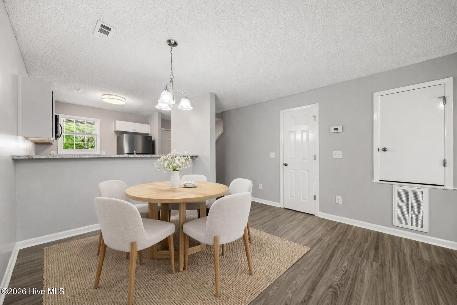 100565173 | Photo 10