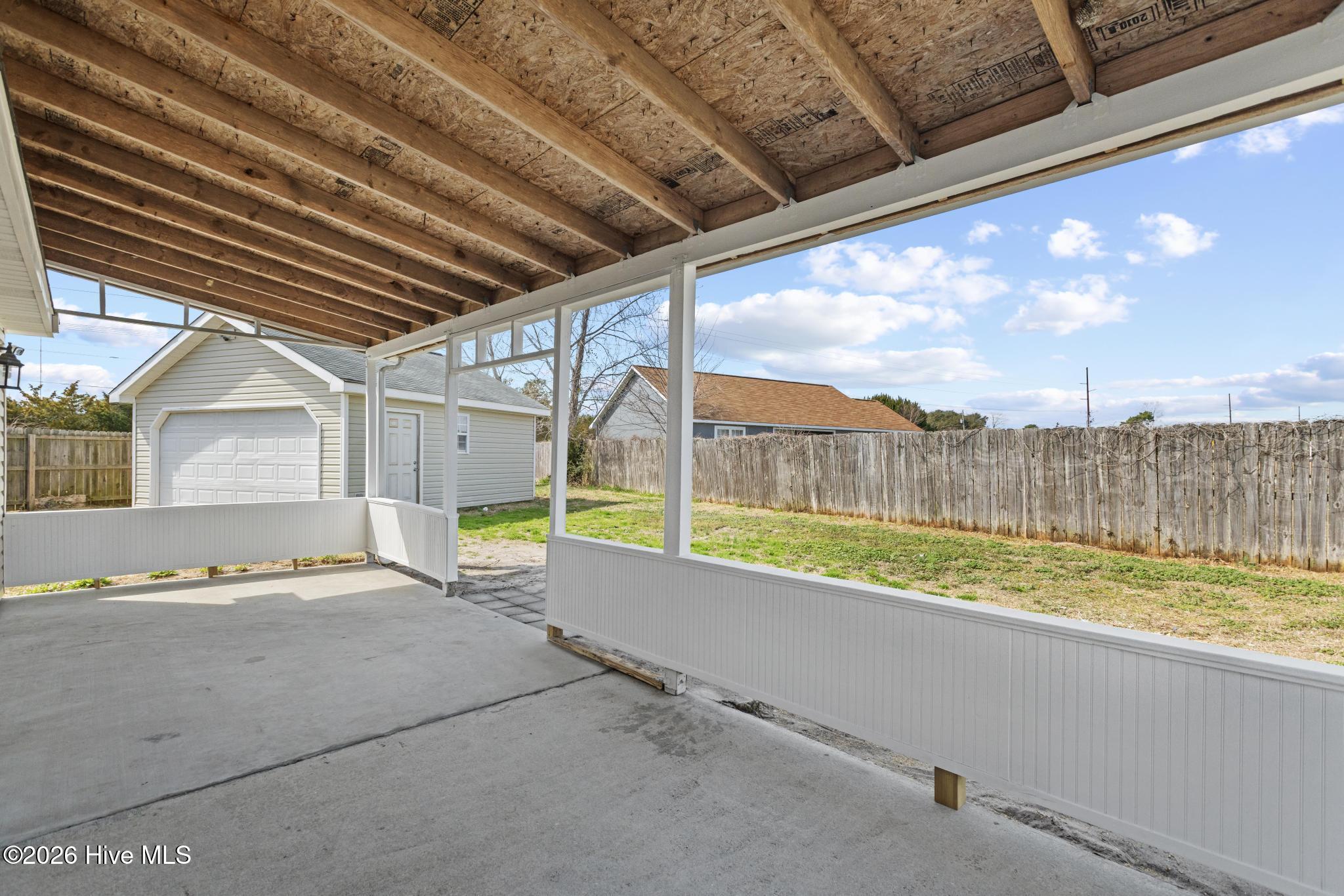 100558461 | Photo 28