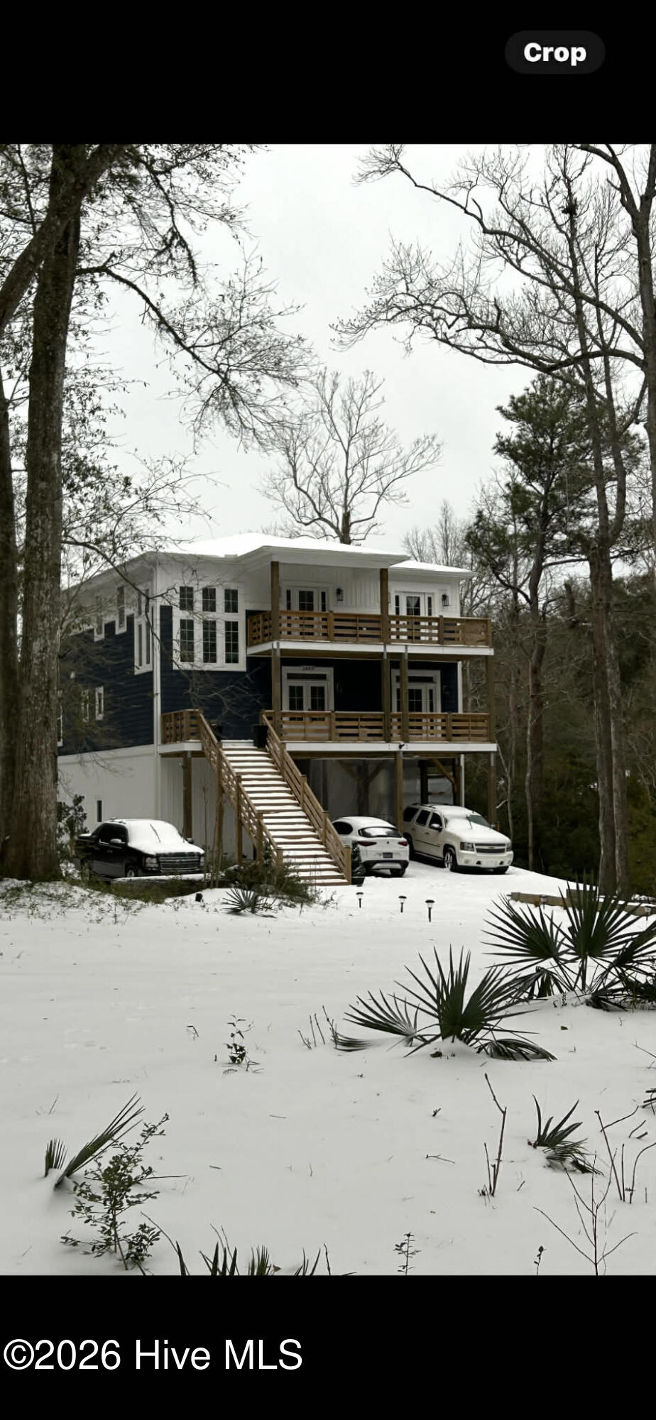 100547303 | Photo 76