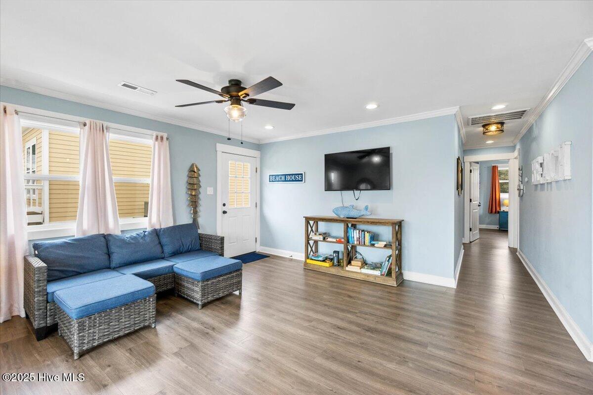 100493245 | Photo 13