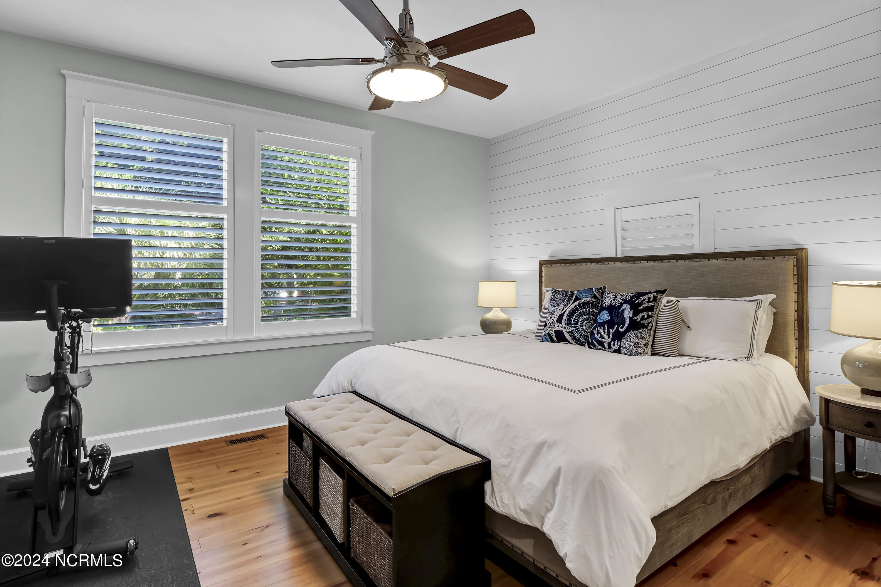 100468898 | Photo 21