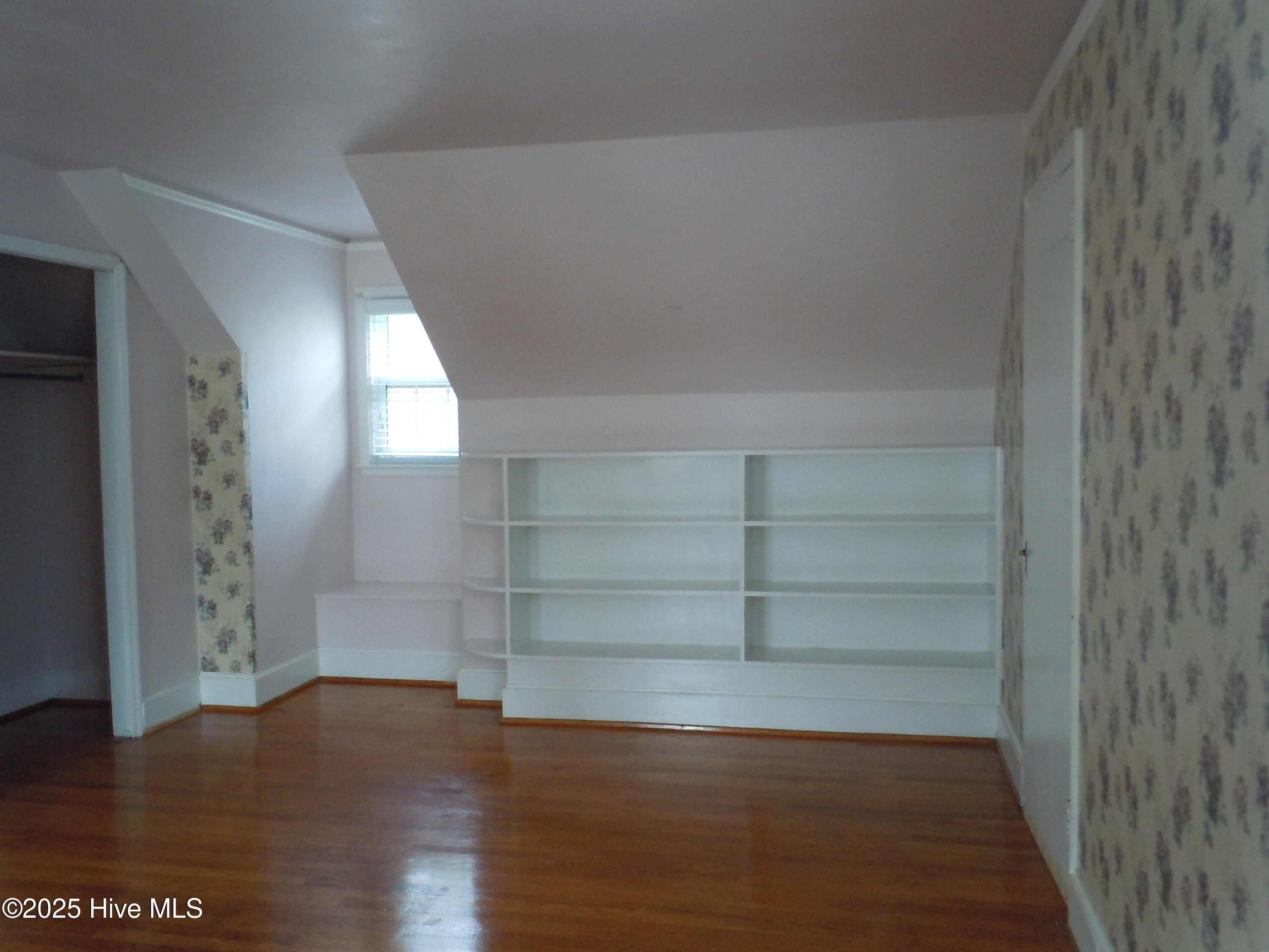 100536293 | Photo 46