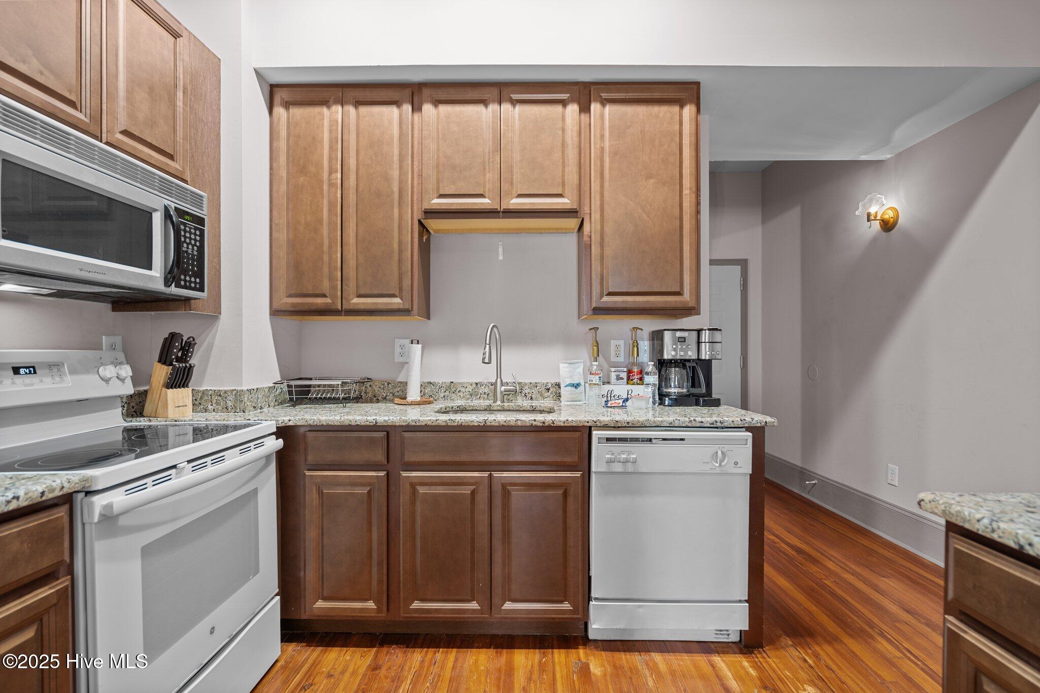 100509960 | Photo 16