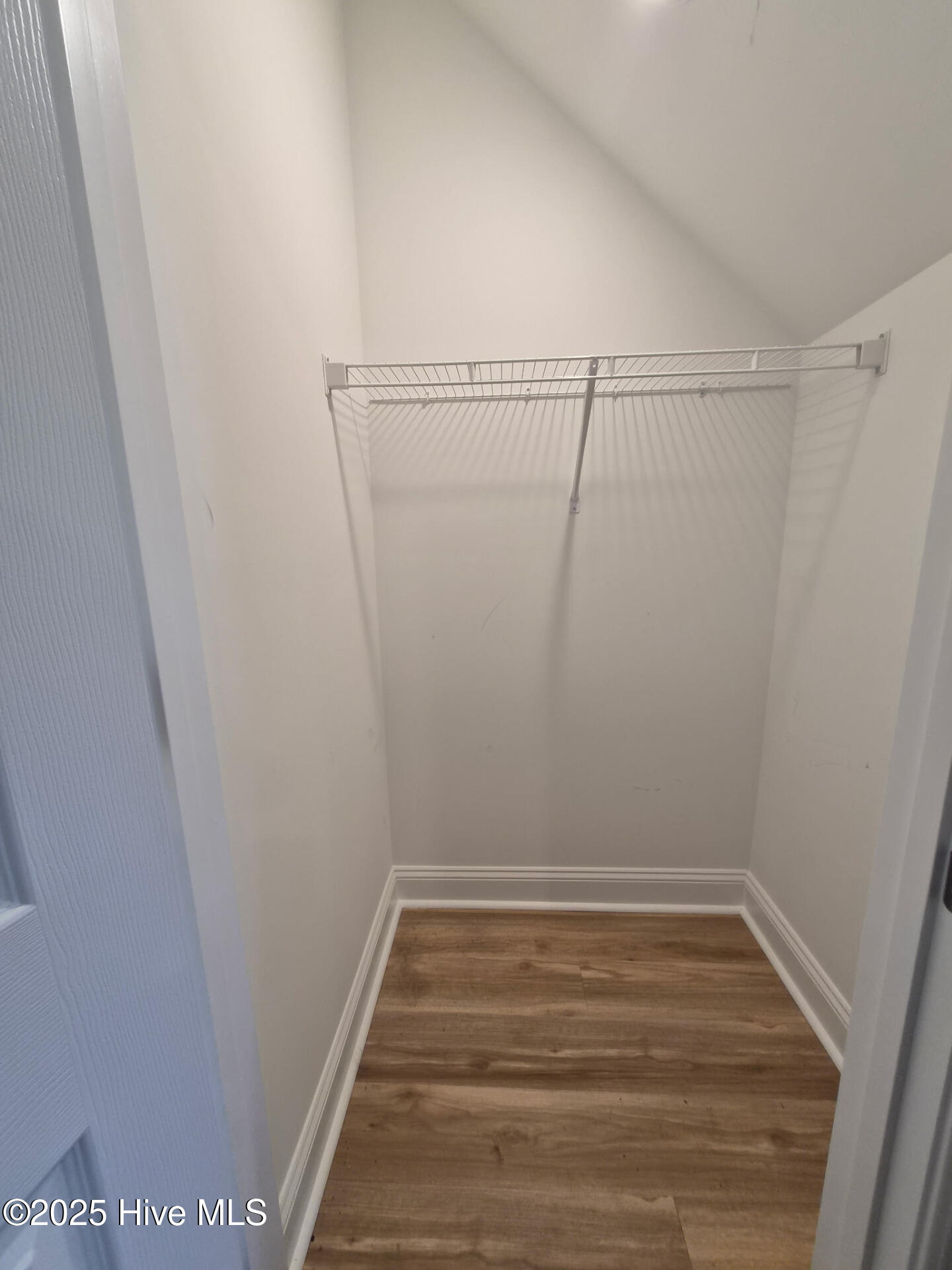 100536783 | Photo 24