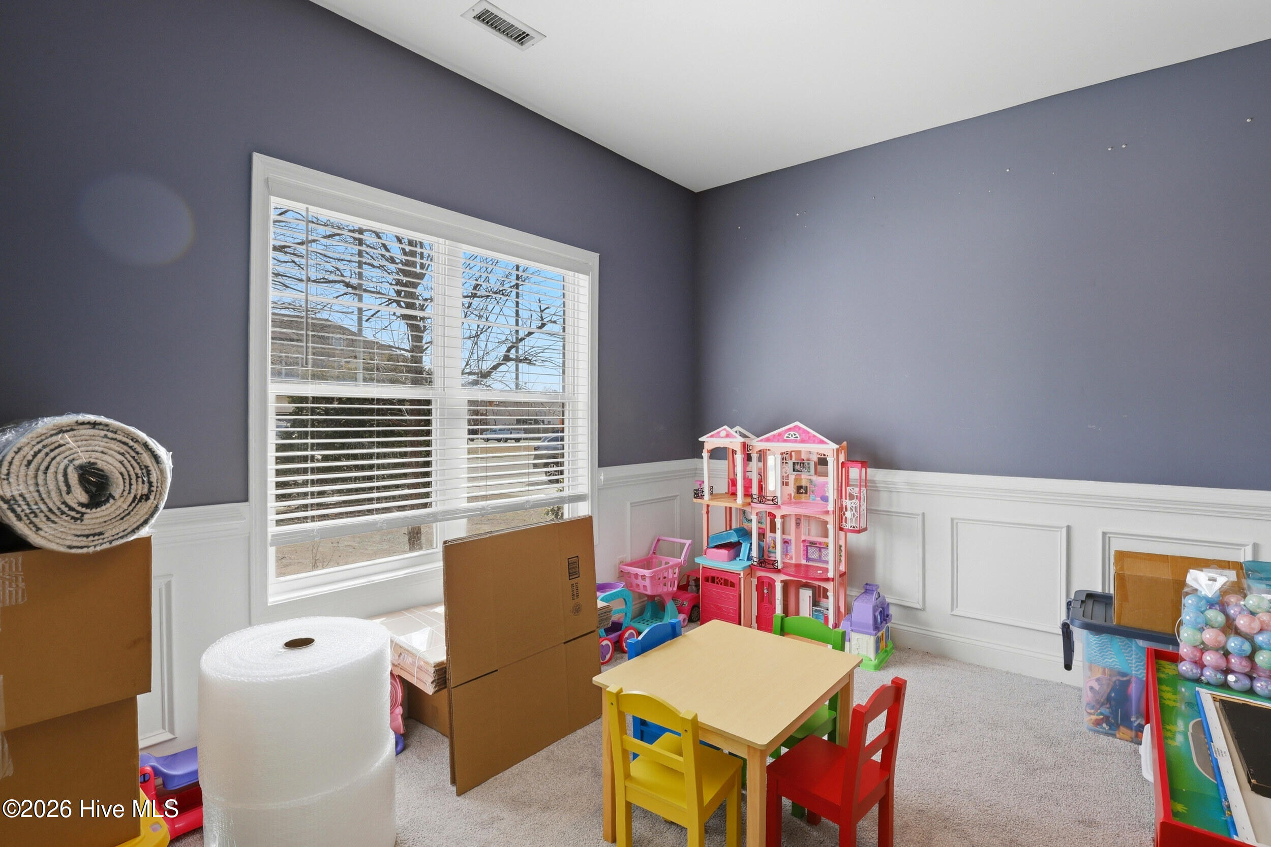 100557716 | Photo 30