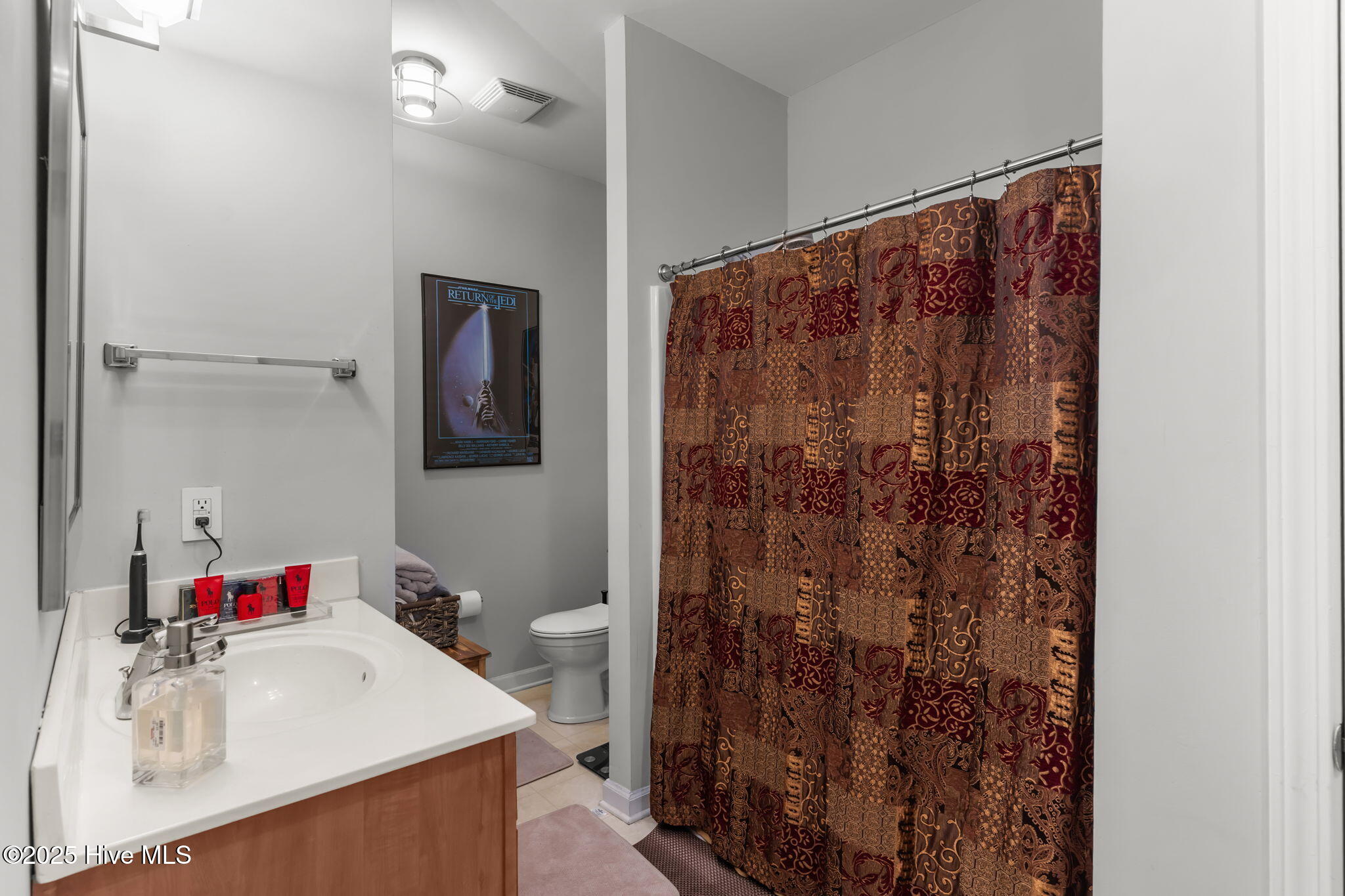 100532353 | Photo 28