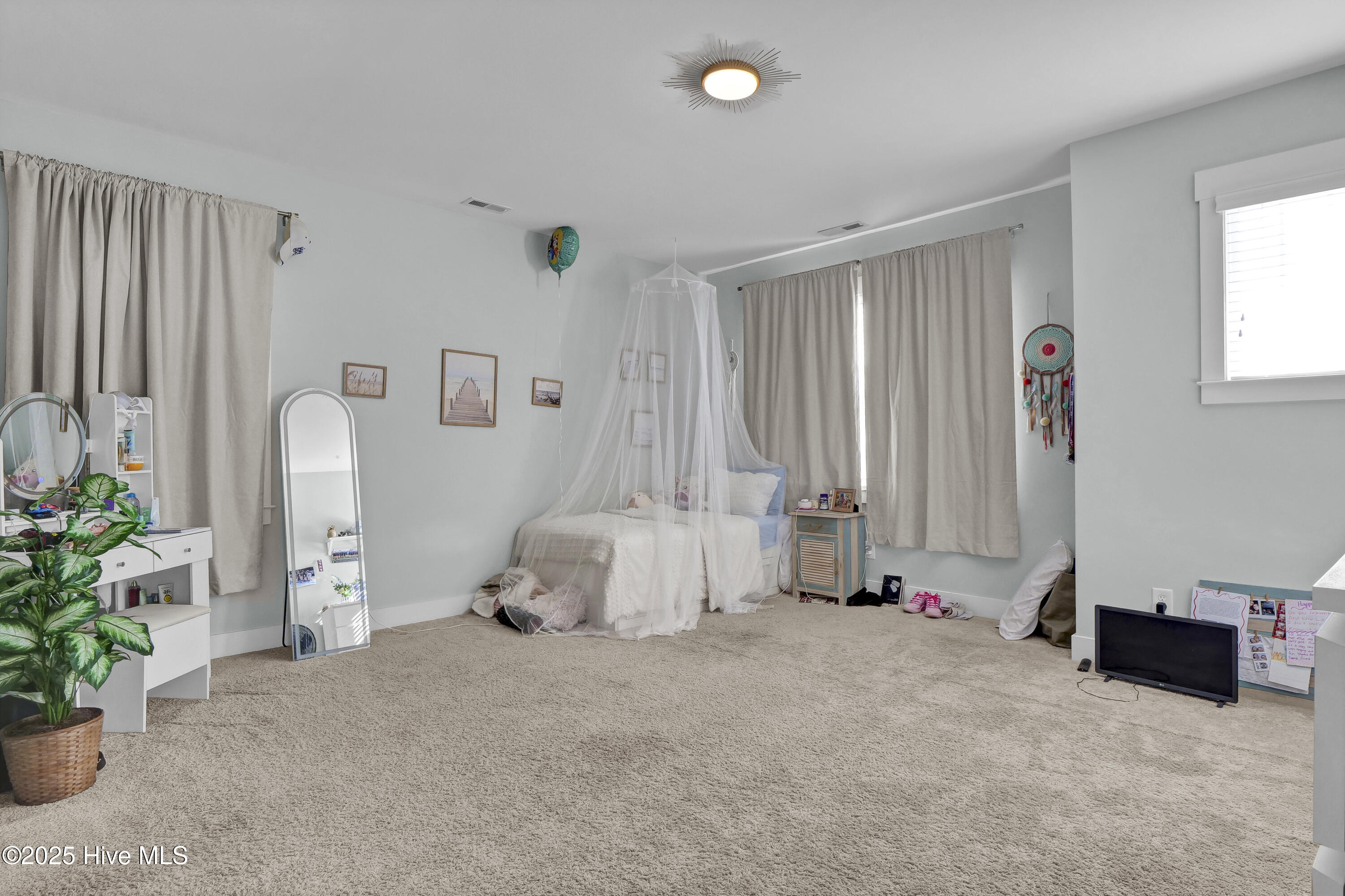 100538990 | Photo 21