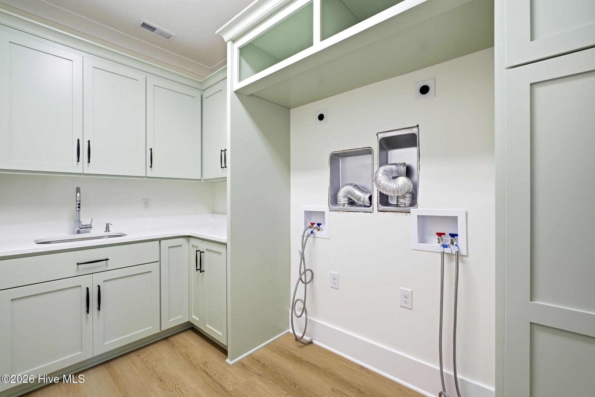 100564947 | Photo 47