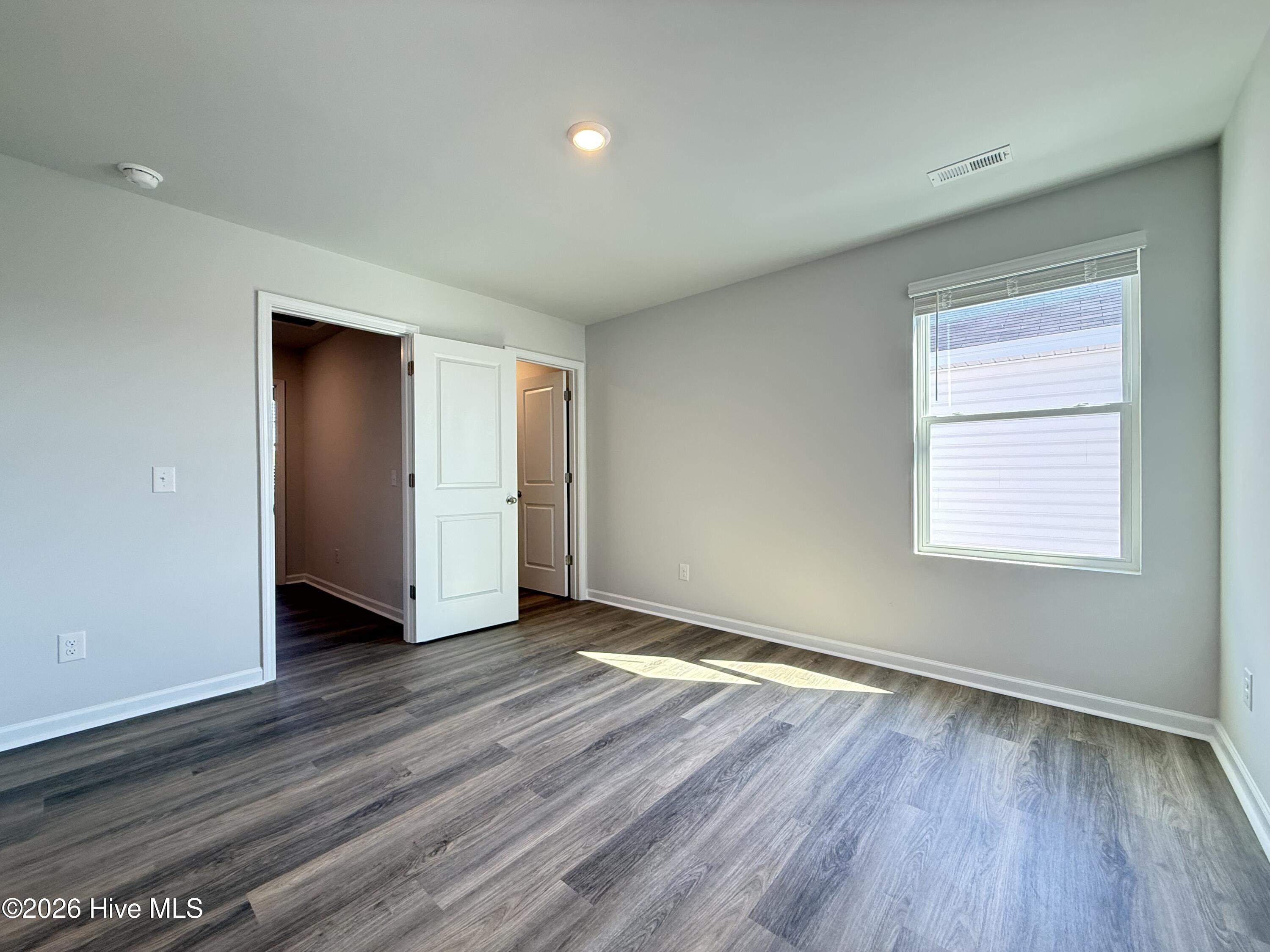 100546589 | Photo 14