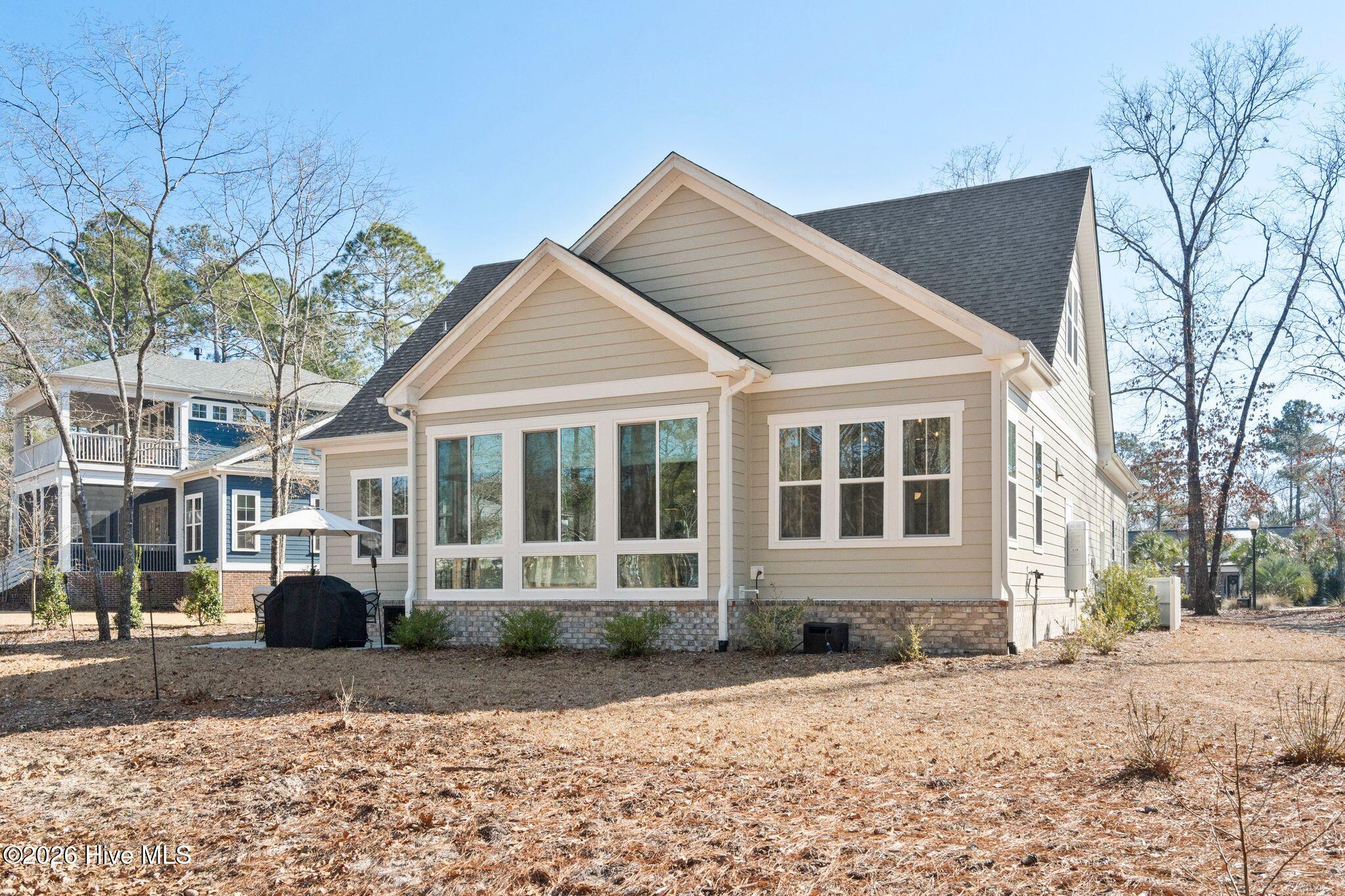 100551668 | Photo 84