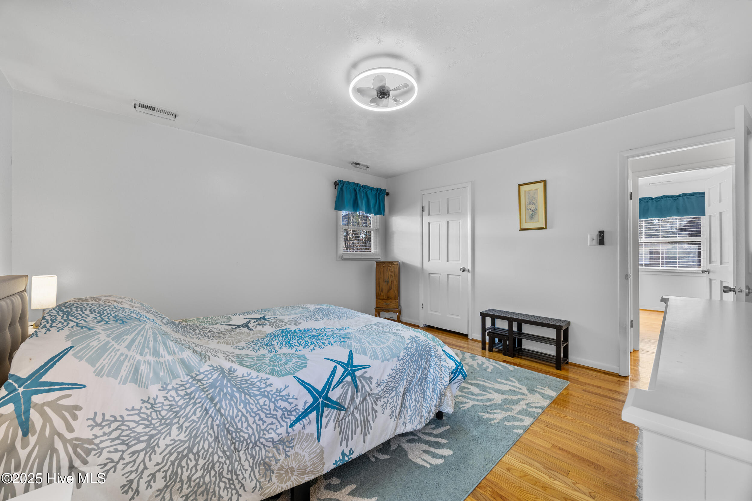 100546474 | Photo 29