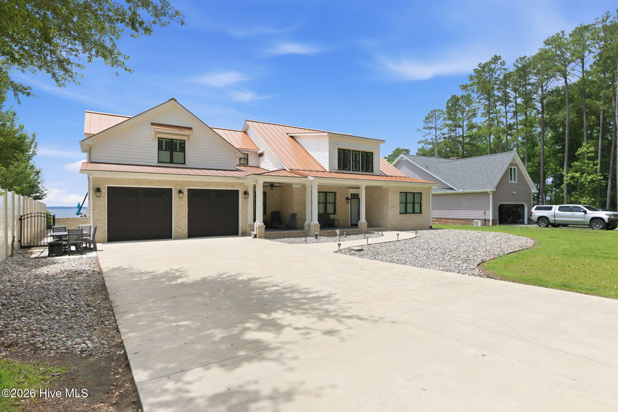685 Raymond Road,Arapahoe