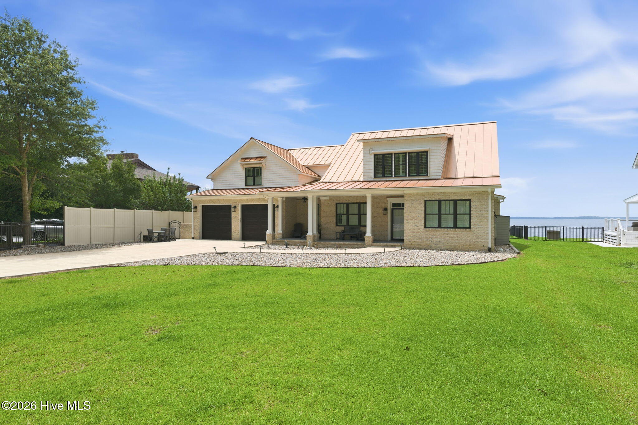 685 Raymond Road,Arapahoe