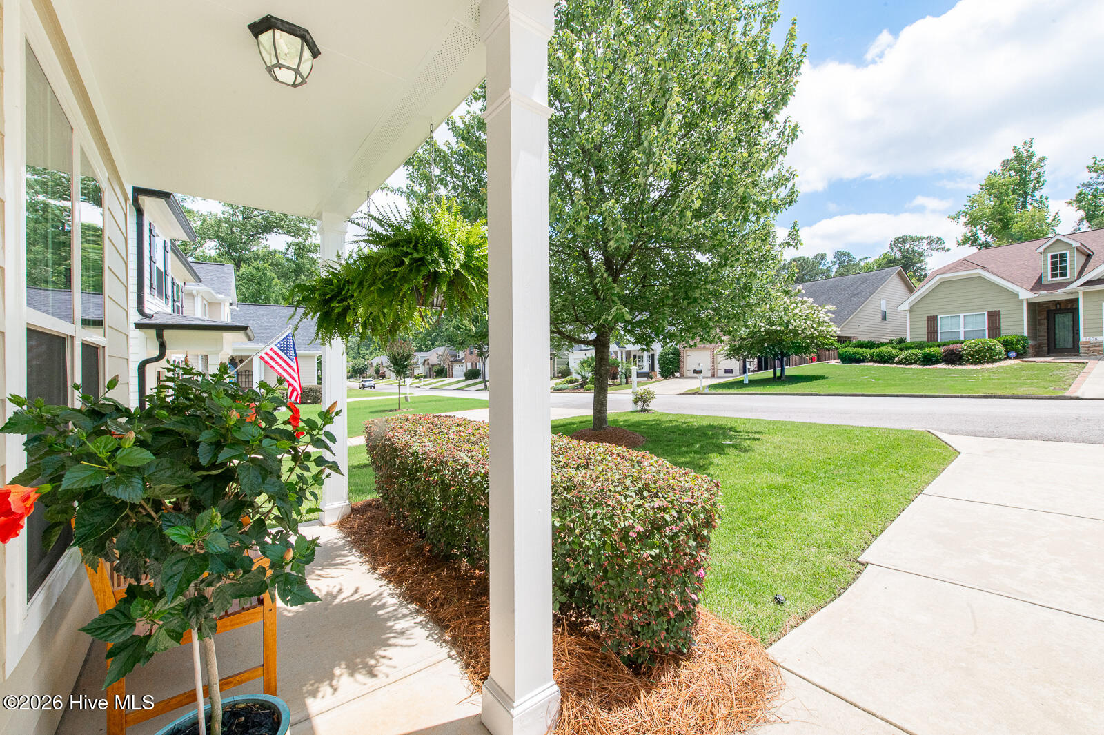 Covered Front Porch!