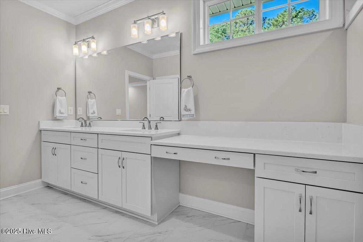 100505838 | Photo 36