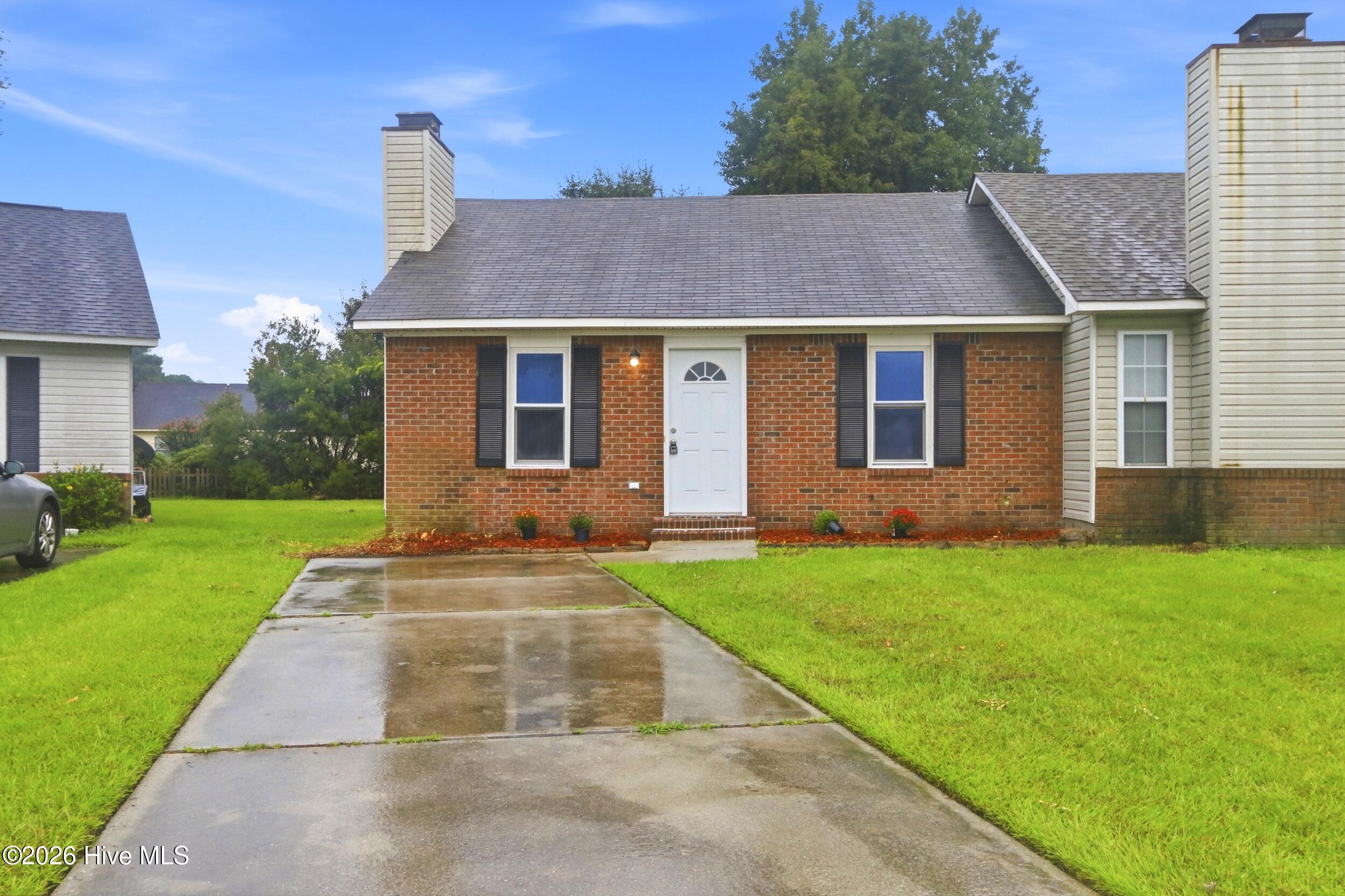 125 Live Oak Court,Midway Park