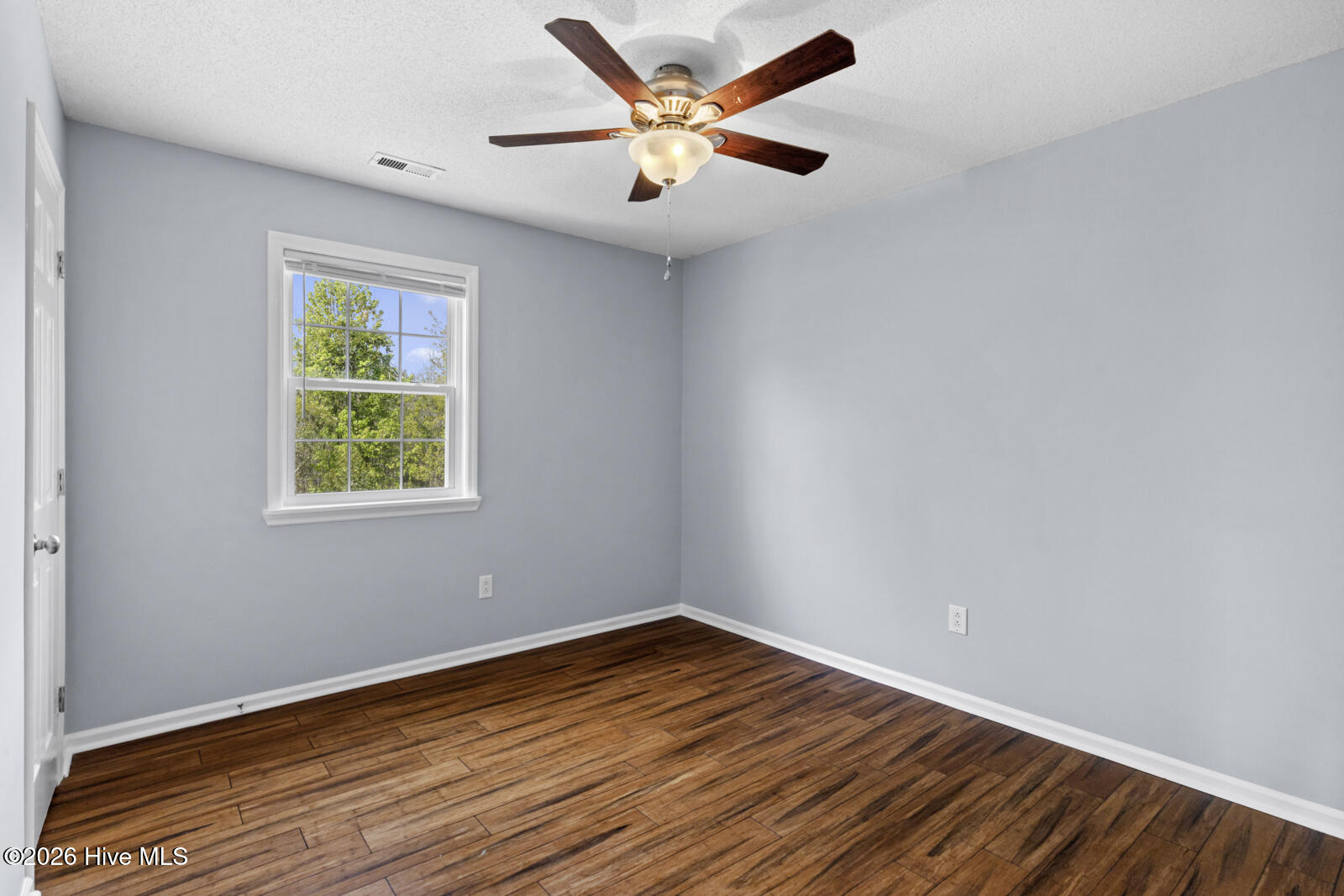 100563642 | Photo 18