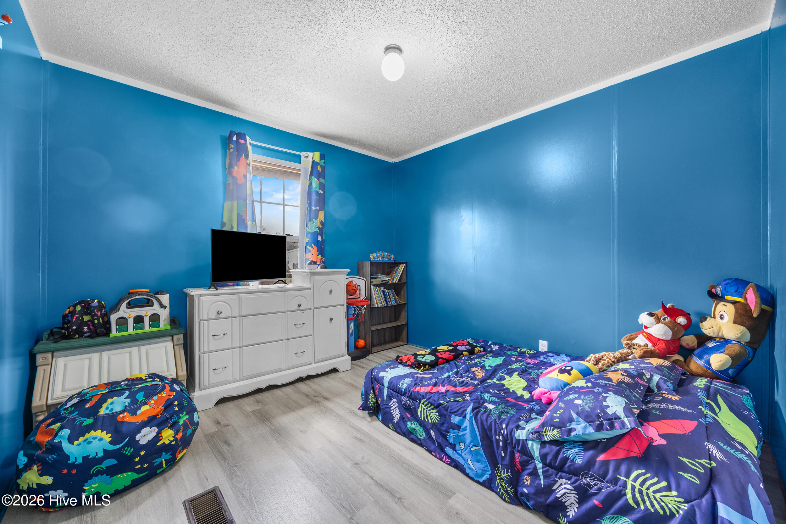 100560069 | Photo 24