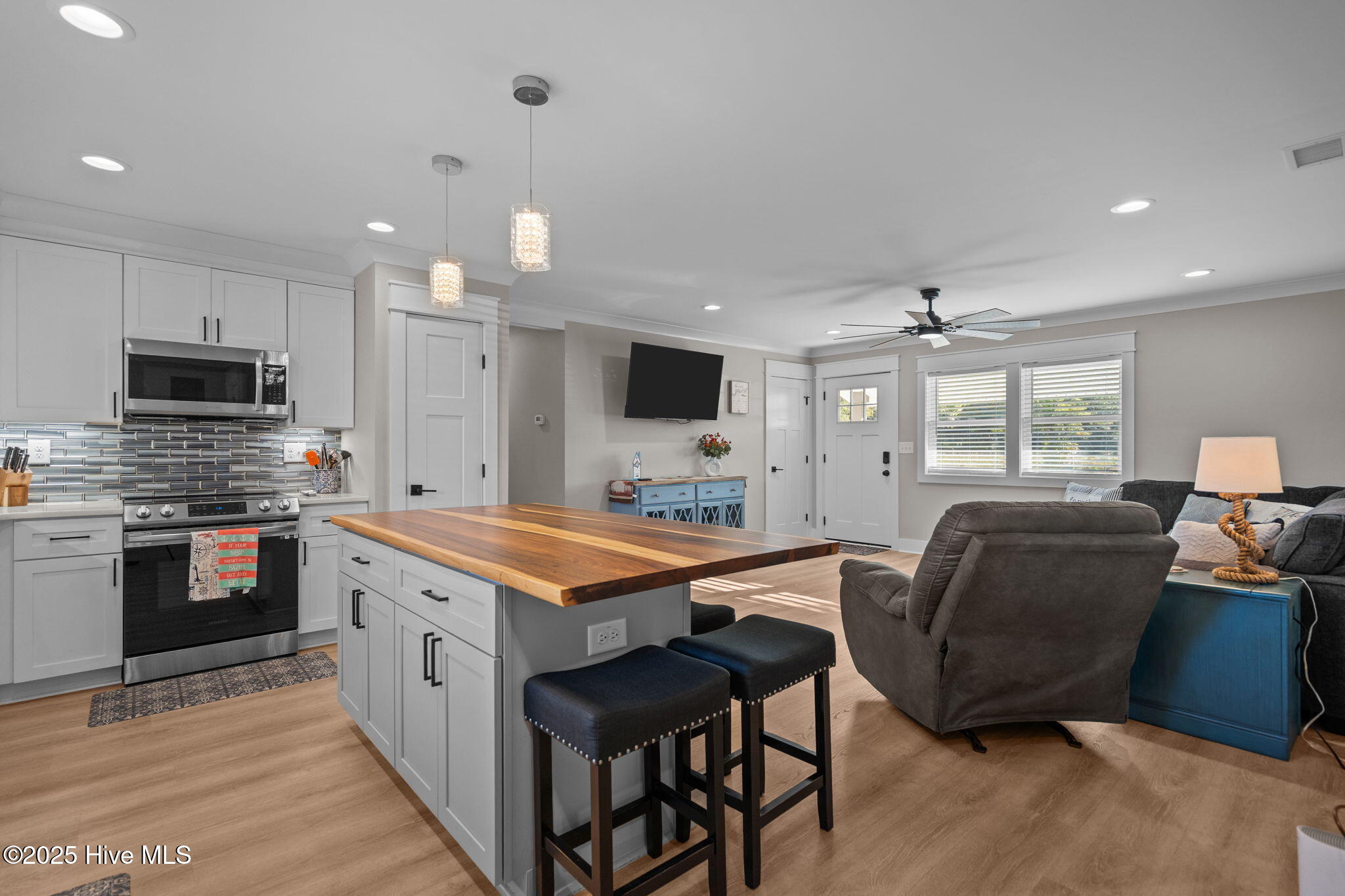 100538027 | Photo 19