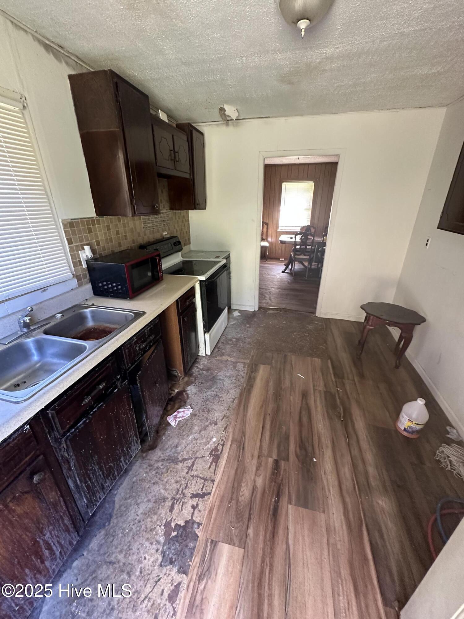 100539066 | Photo 26