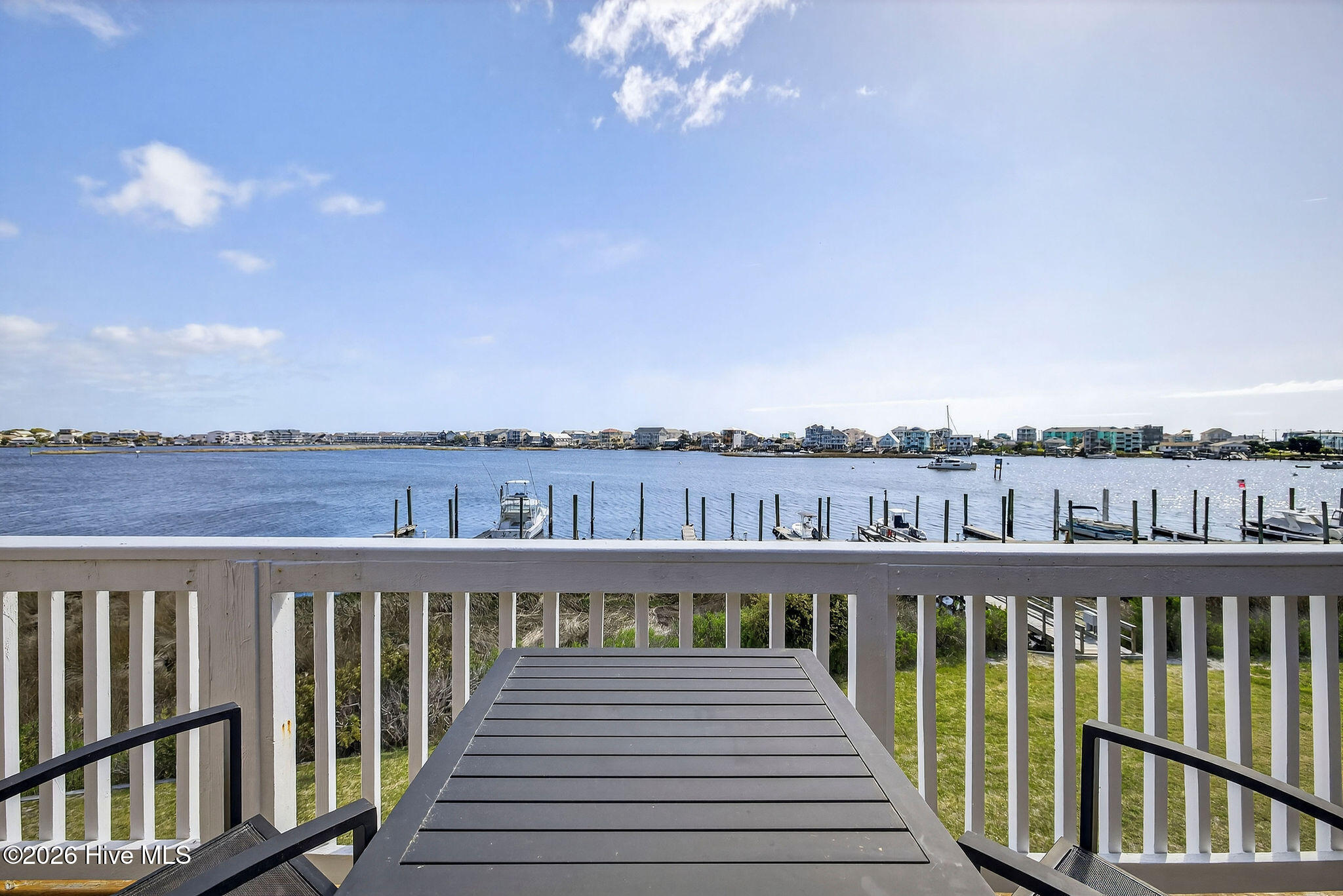 100564348 | Photo 24