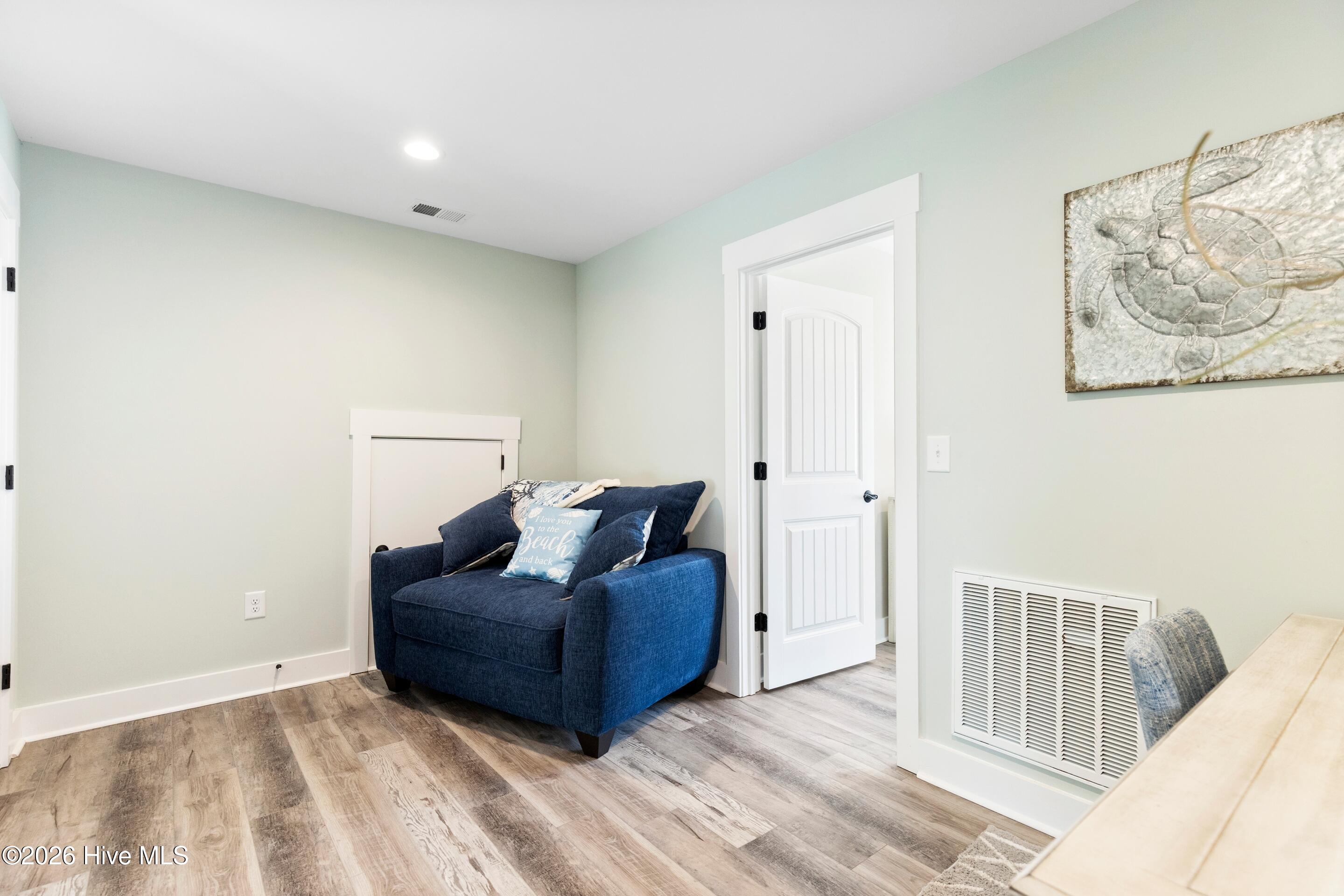 100548444 | Photo 54