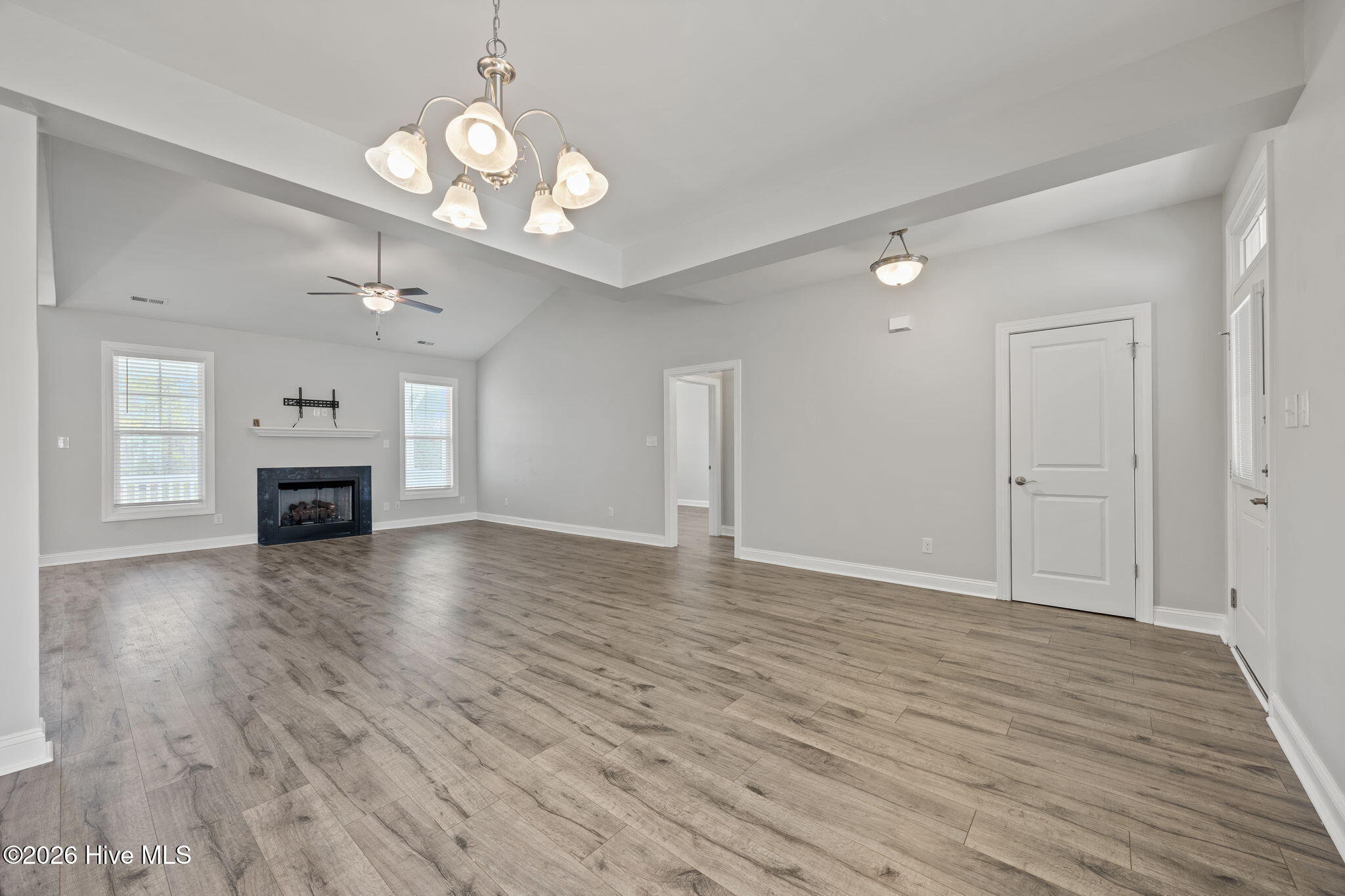 100559560 | Photo 18