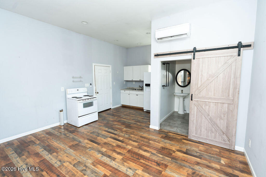 100555159 | Photo 23