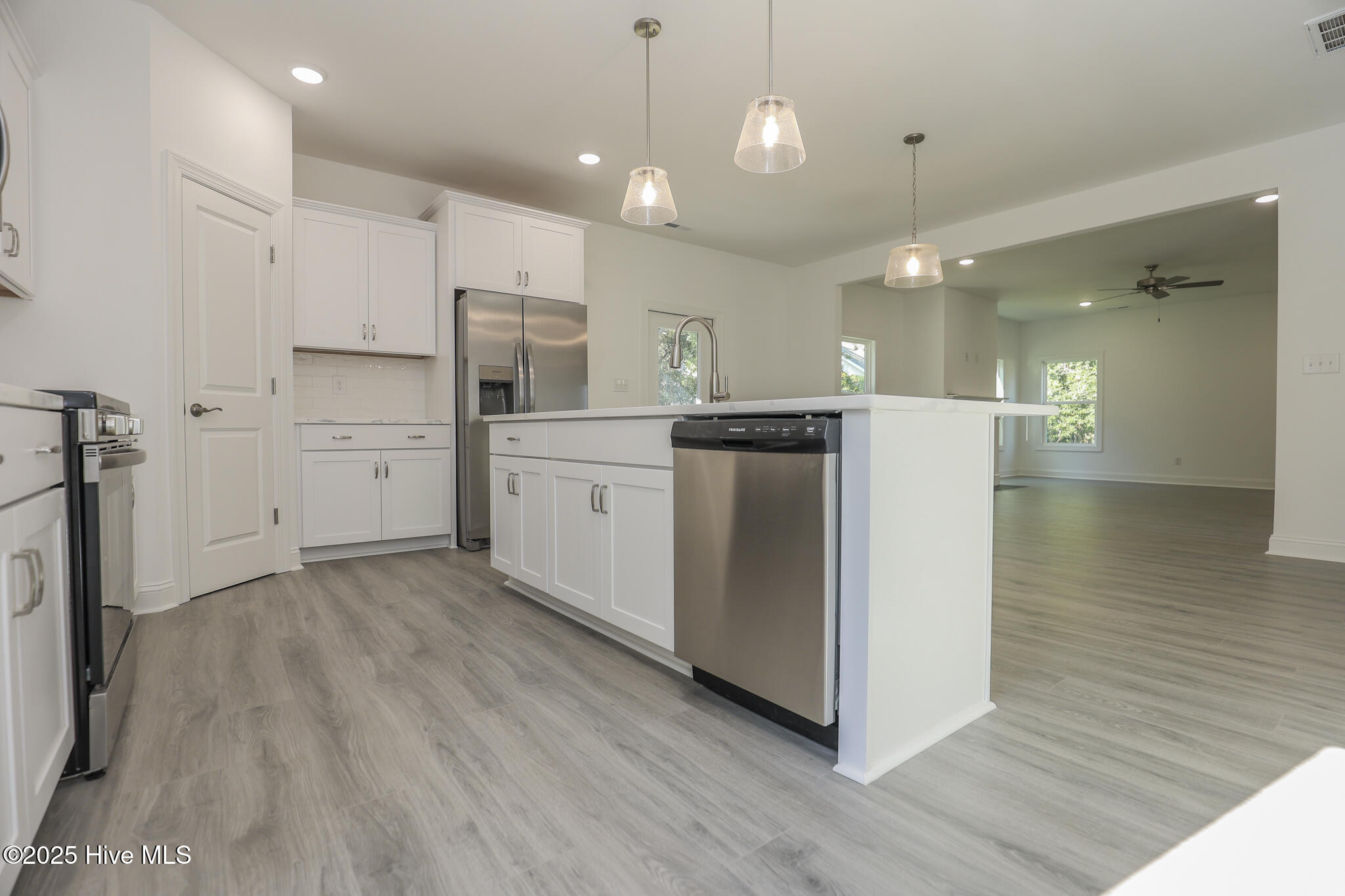 100518494 | Photo 25