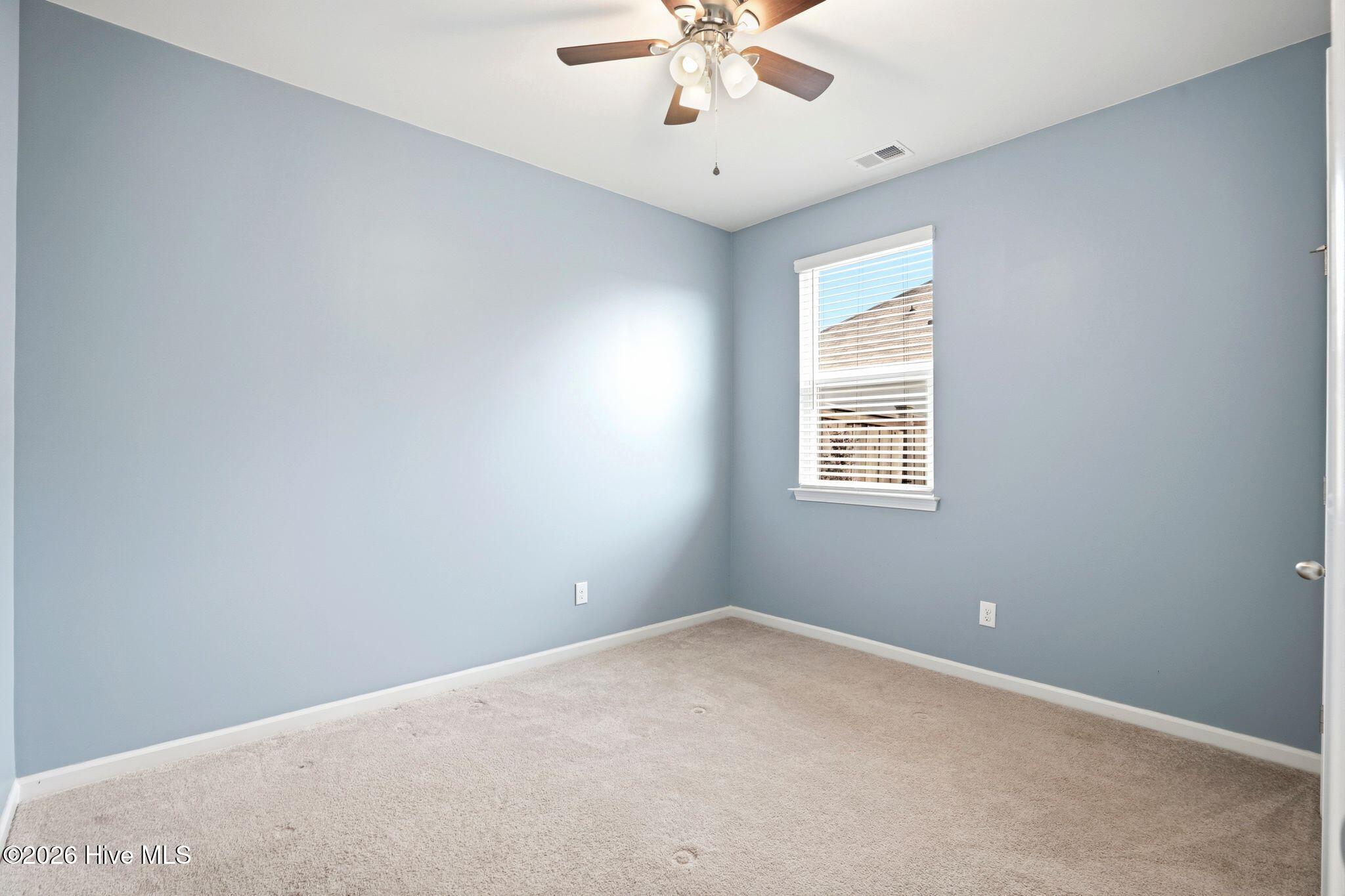 100562900 | Photo 25