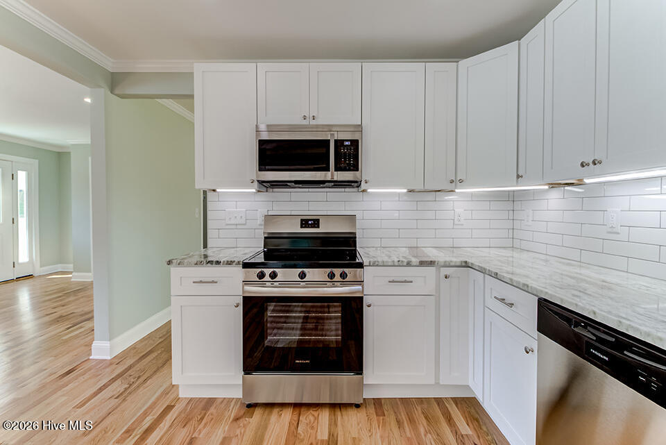 100558677 | Photo 26