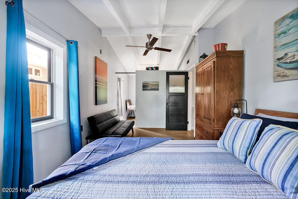 100555819 | Photo 25