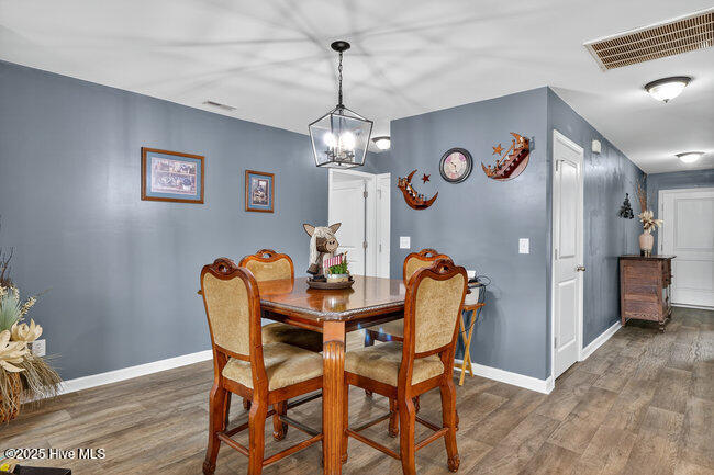 100528585 | Photo 11