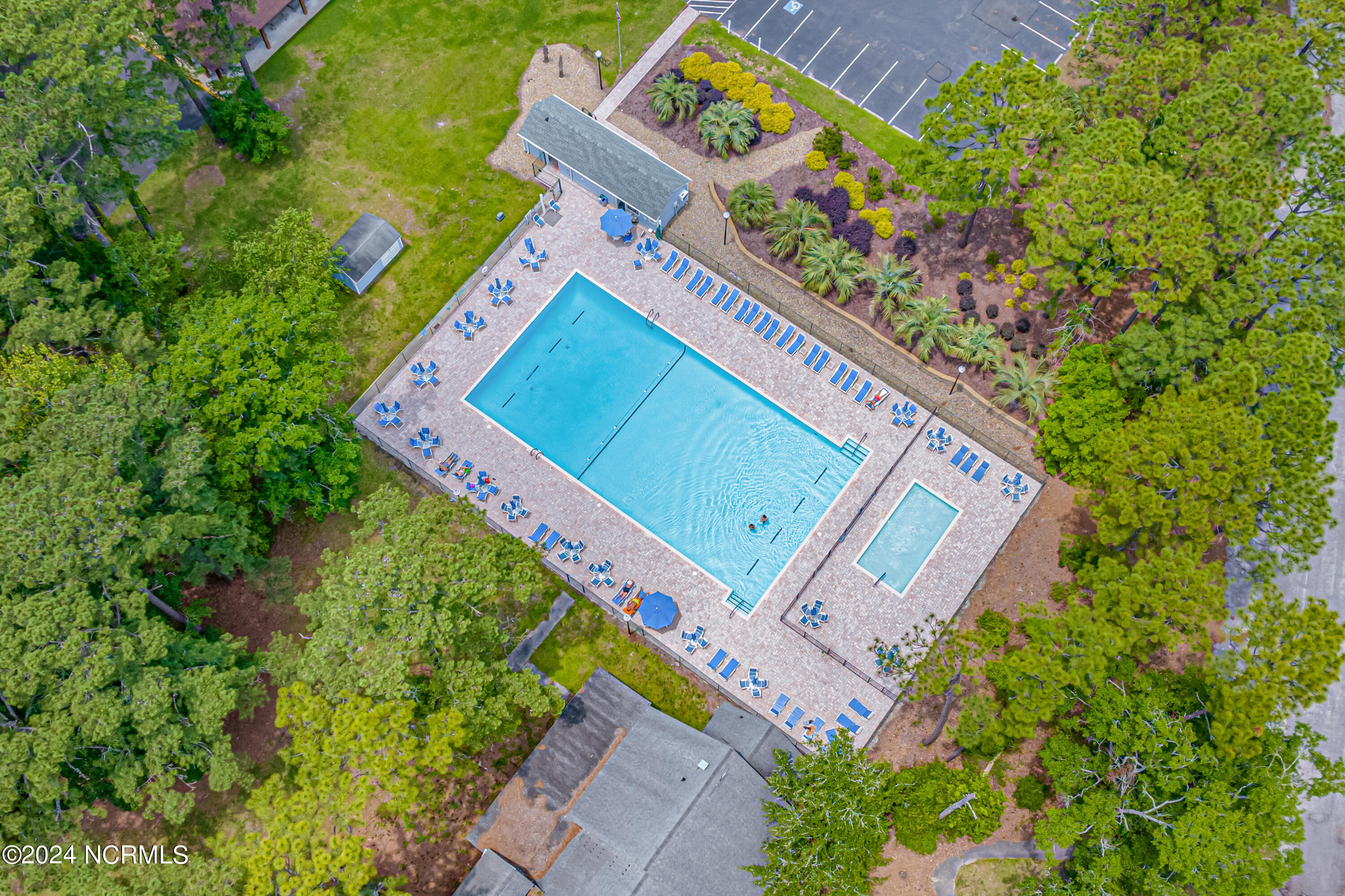 100569664 | Photo 12