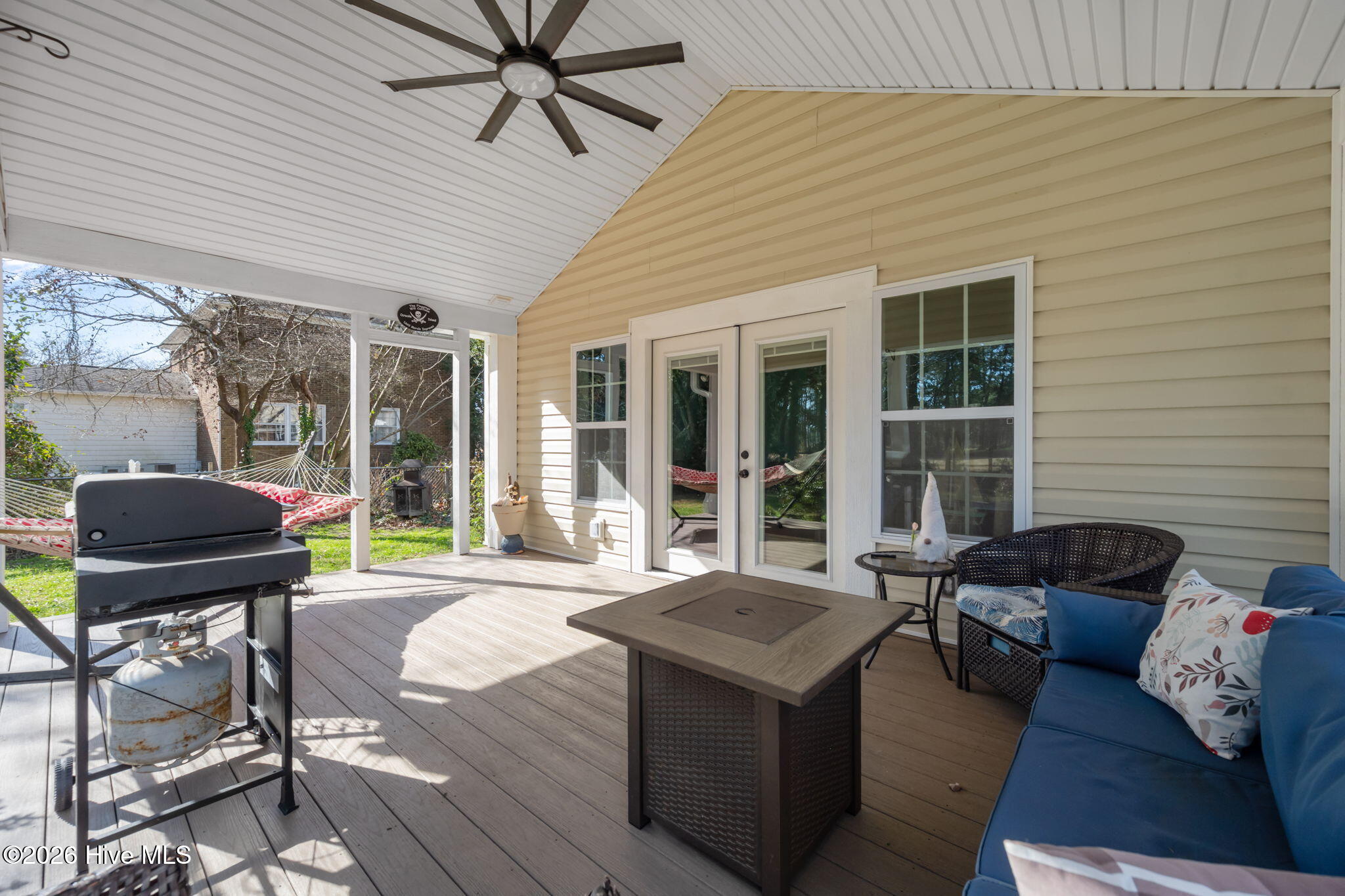 100547741 | Photo 44