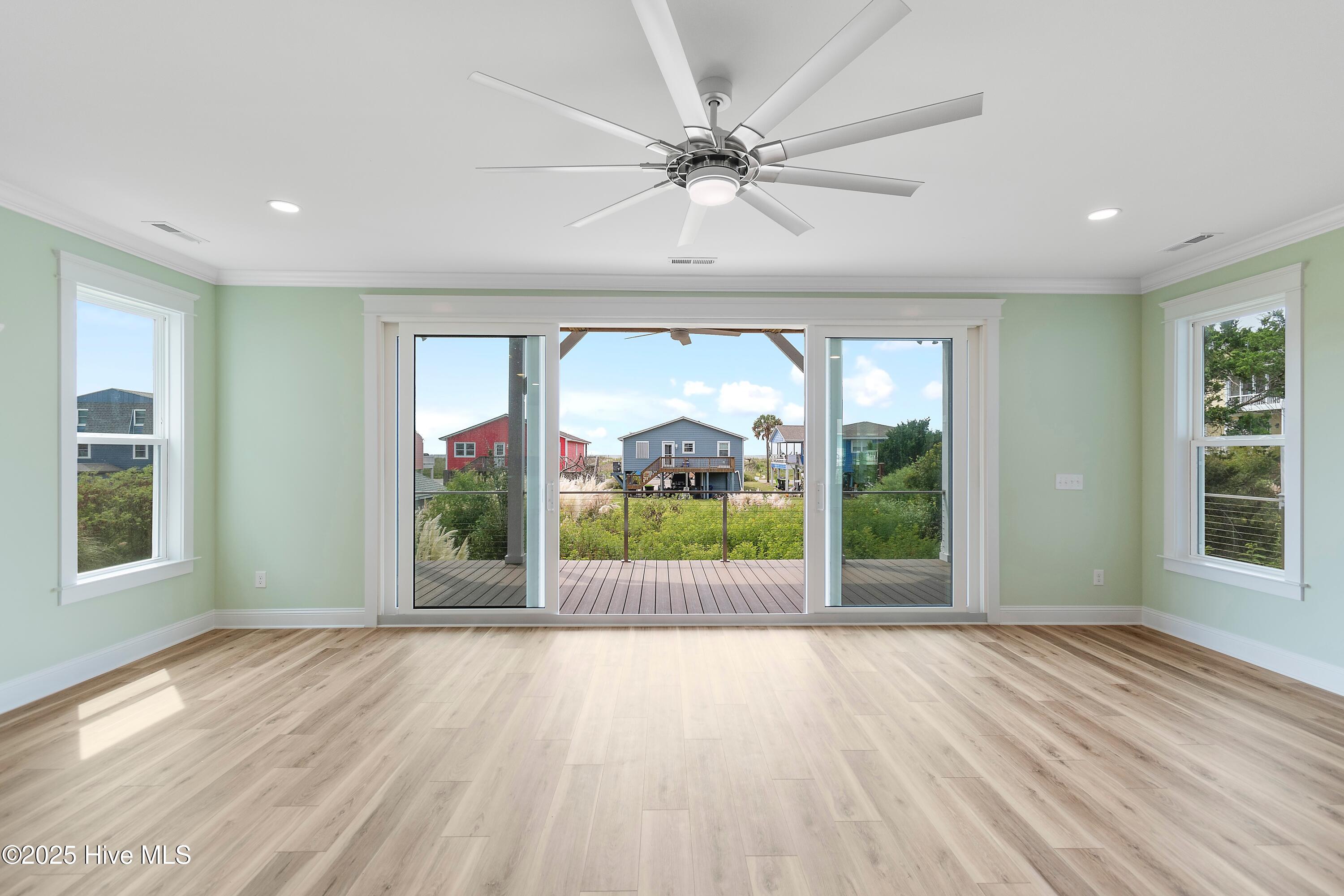 100549252 | Photo 29