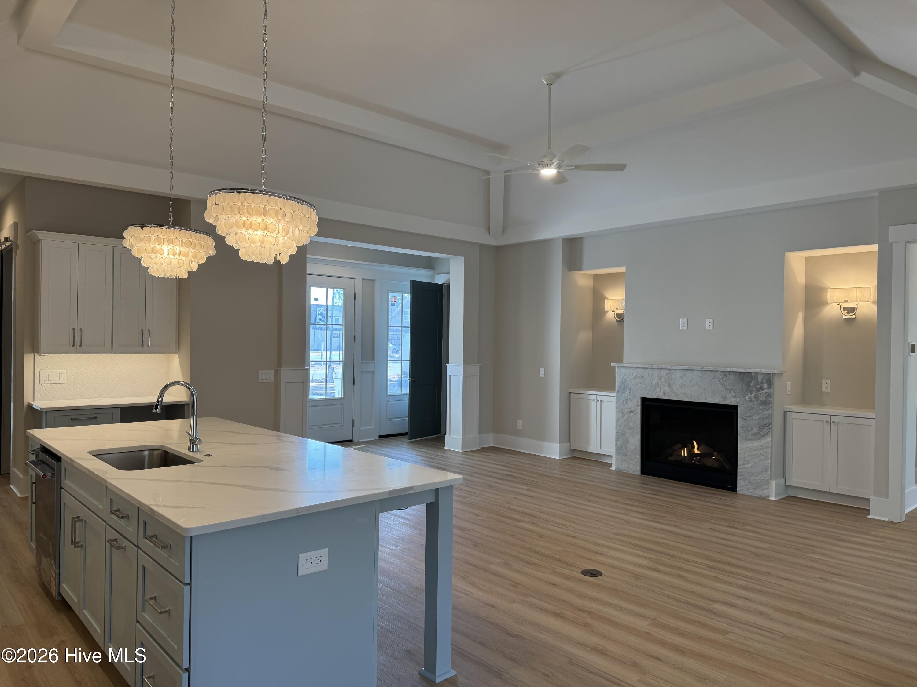 100541149 | Photo 11