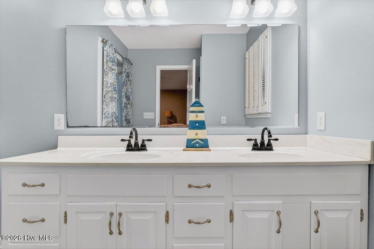 100554267 | Photo 29