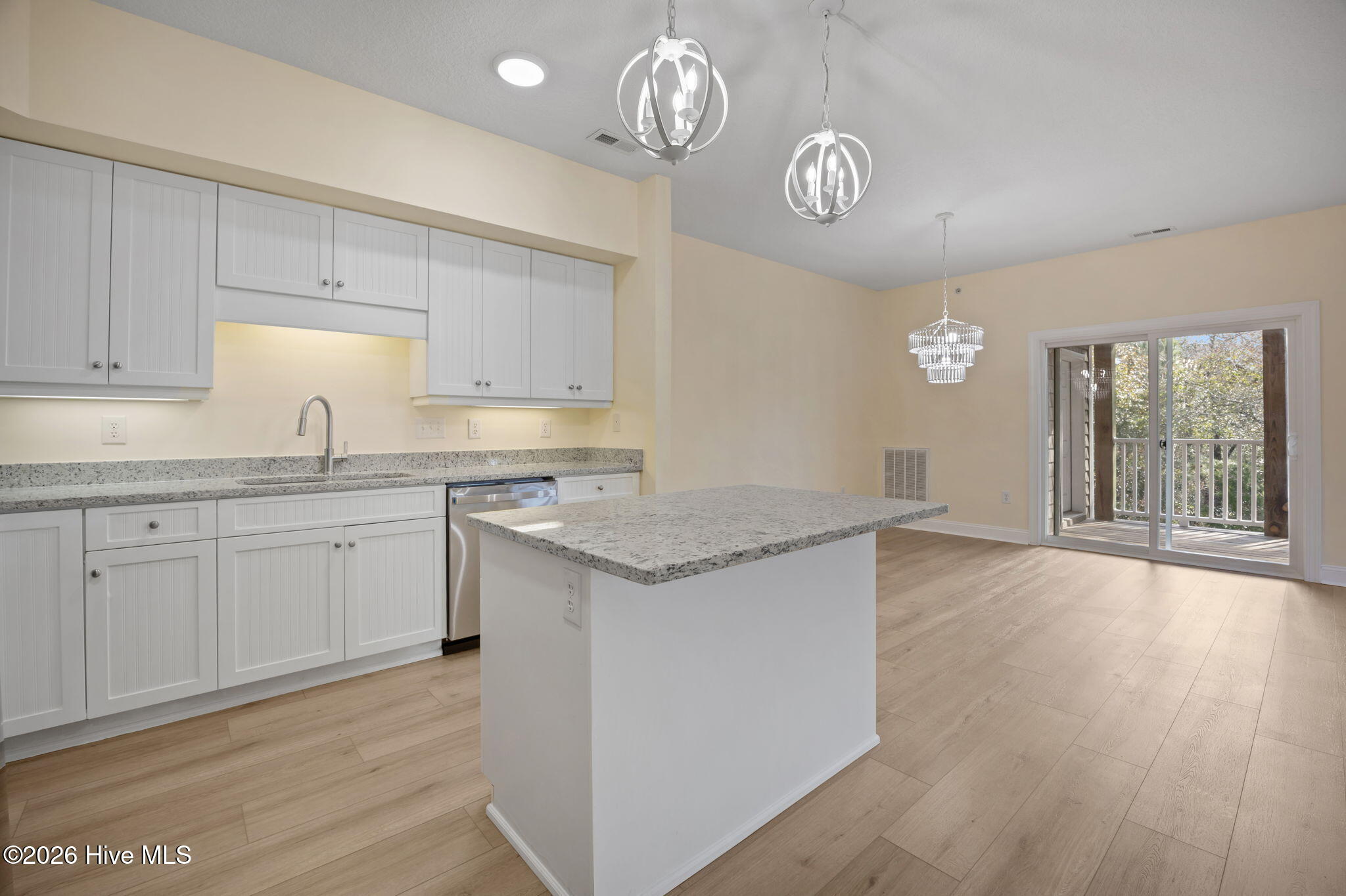 200 Lighthouse Lane UNIT B3, Cedar Point, NC, 28584