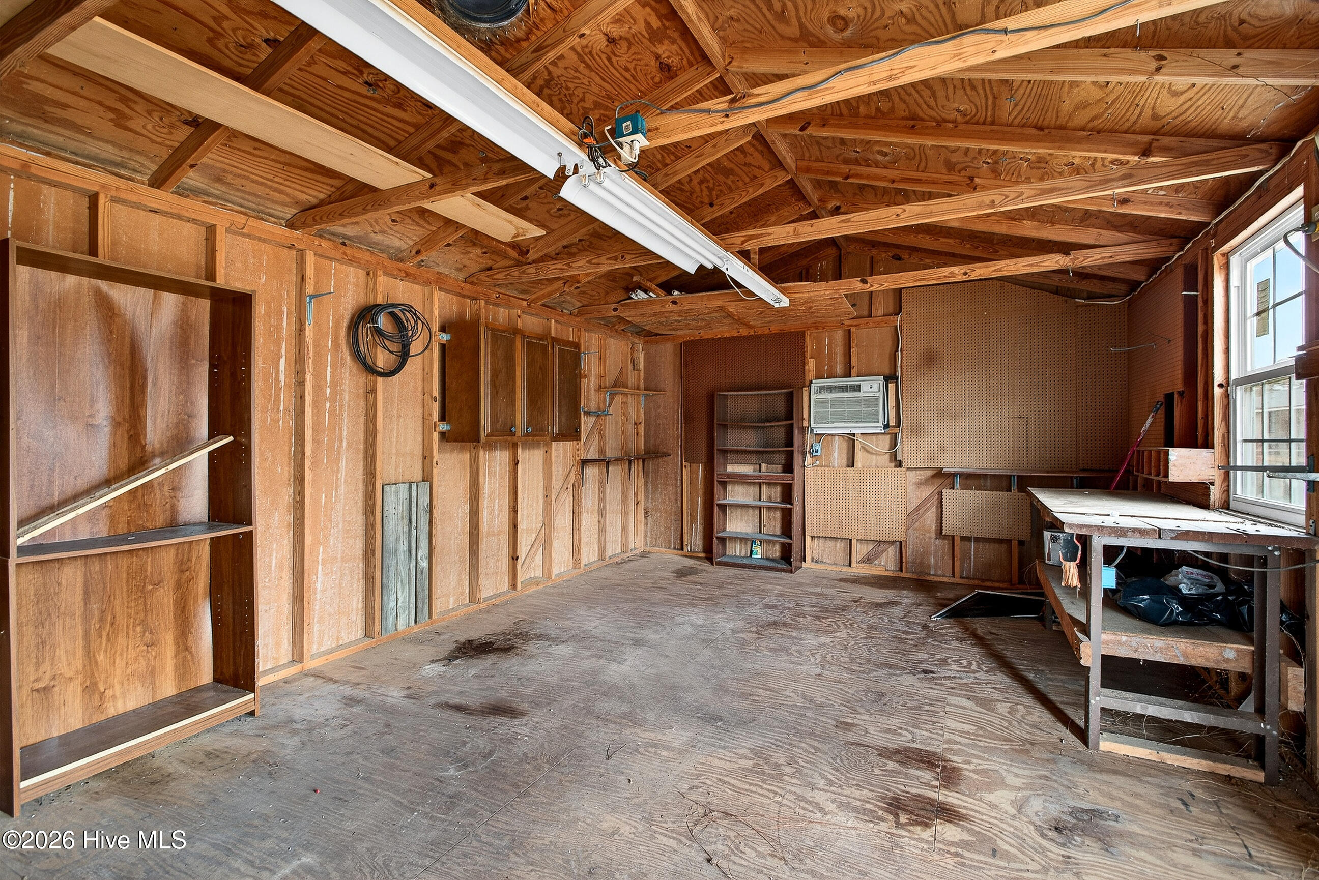 100551597 | Photo 38